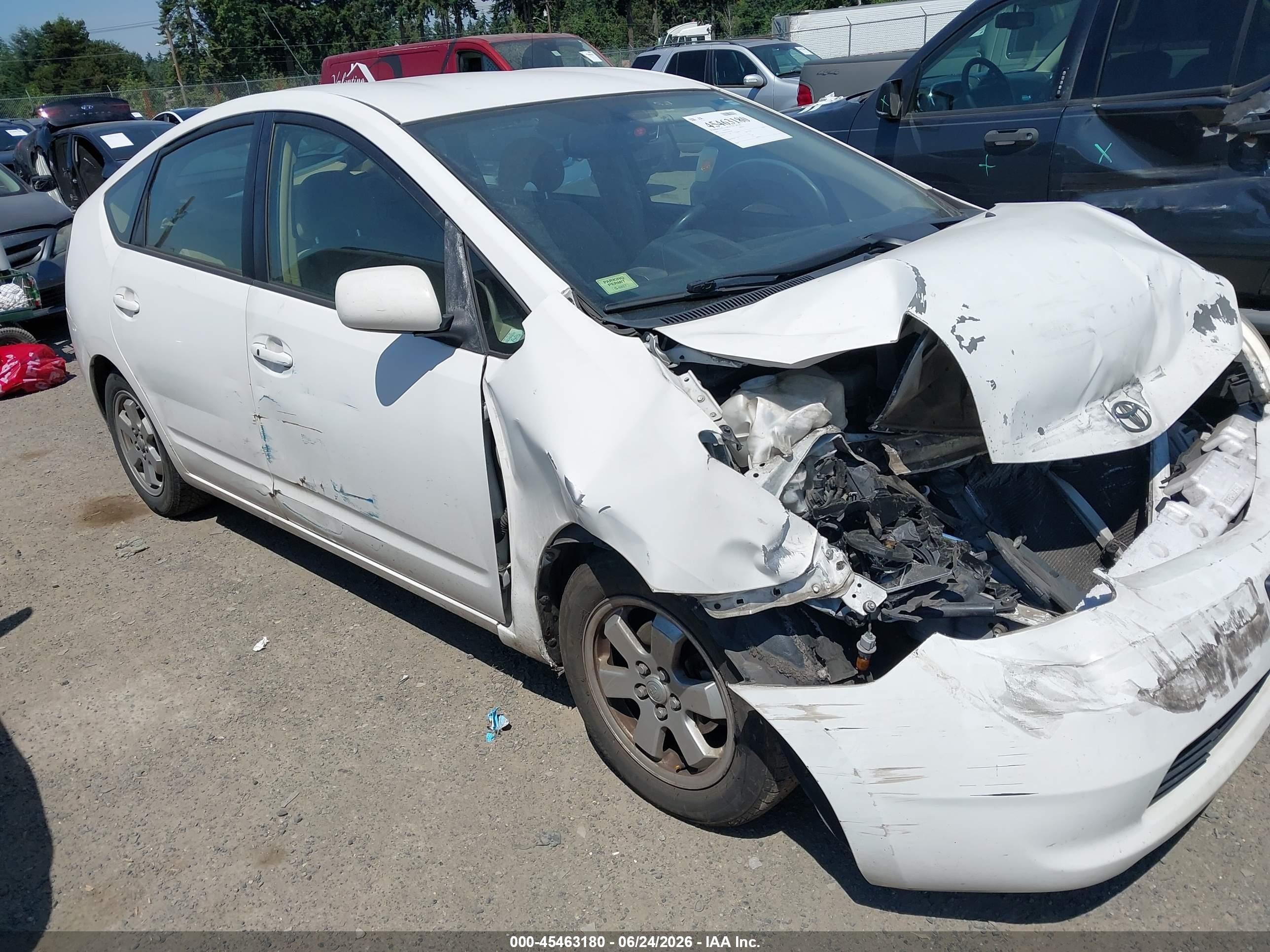 2005 Toyota Prius   White vin: JTDKB20U653052983