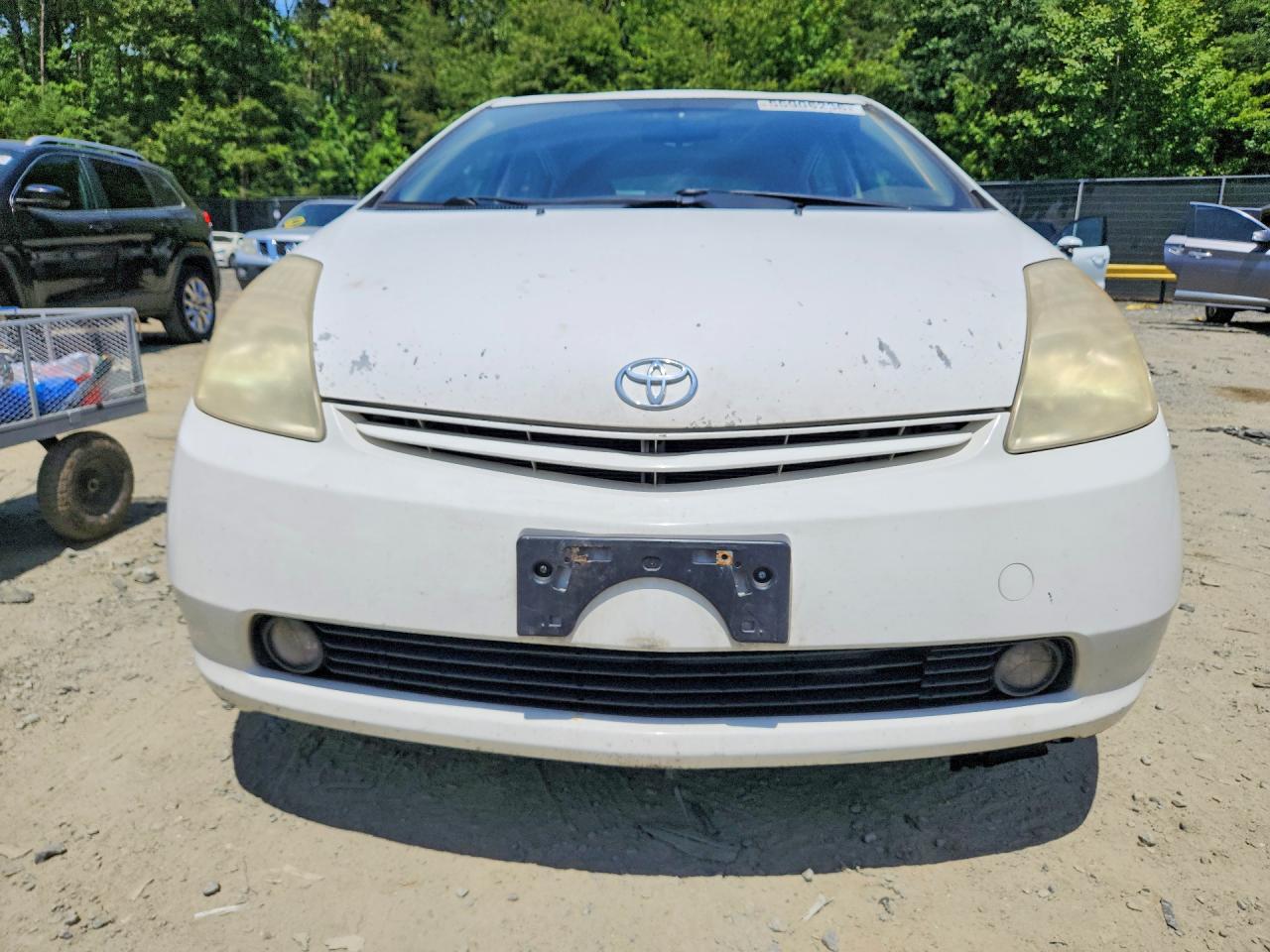 2005 Toyota Prius Base White vin: JTDKB20U653061800
