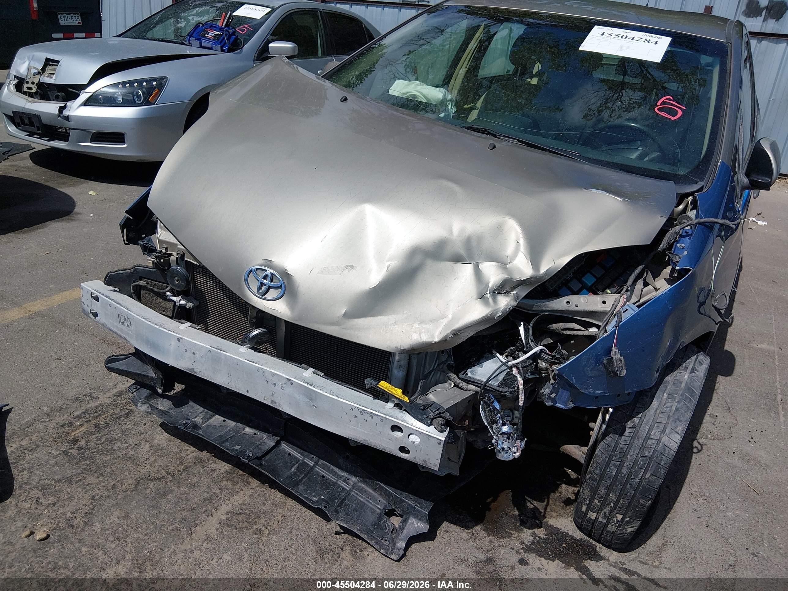 2005 Toyota Prius   Beige vin: JTDKB20U653070108