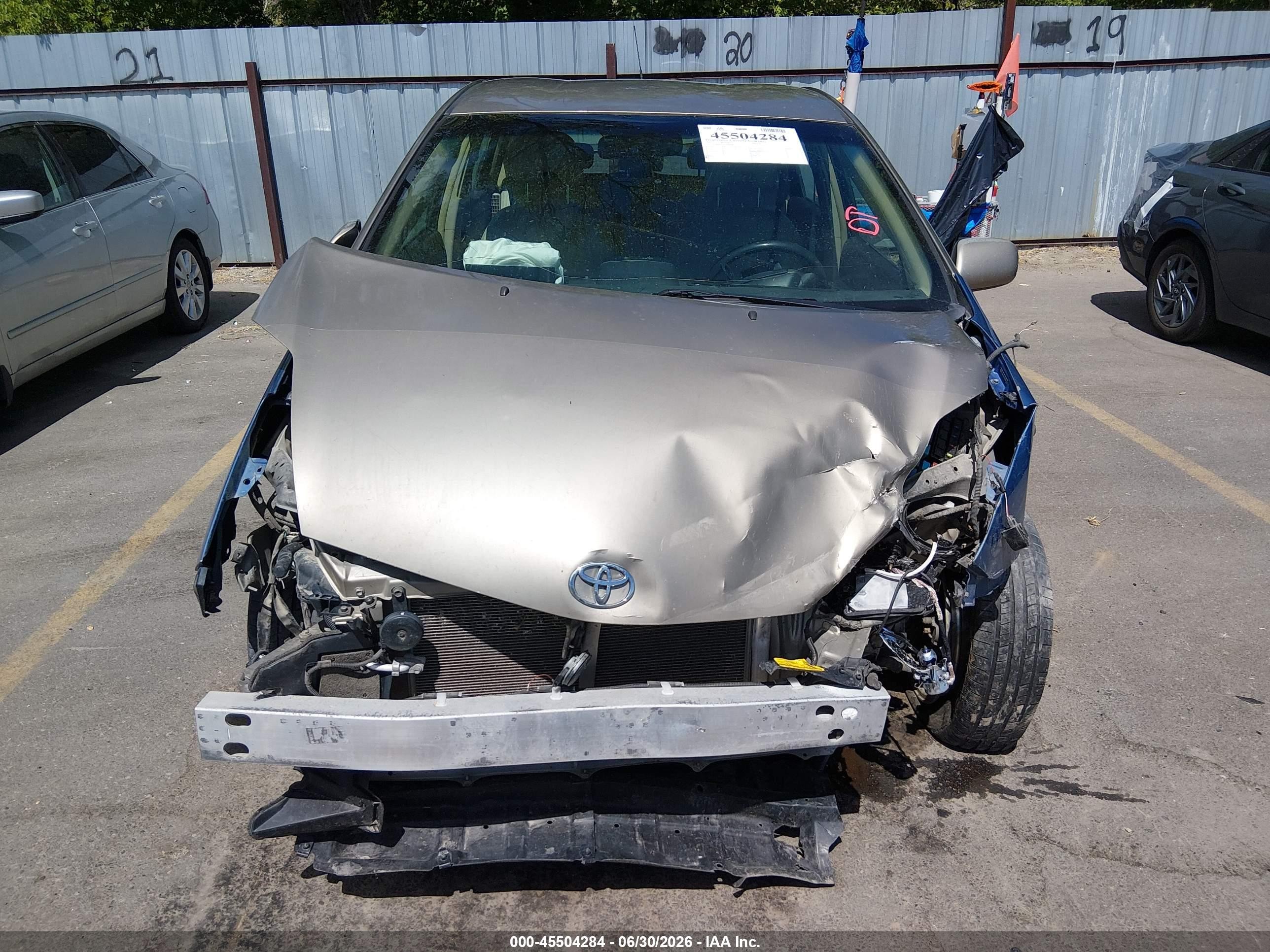 2005 Toyota Prius   Beige vin: JTDKB20U653070108