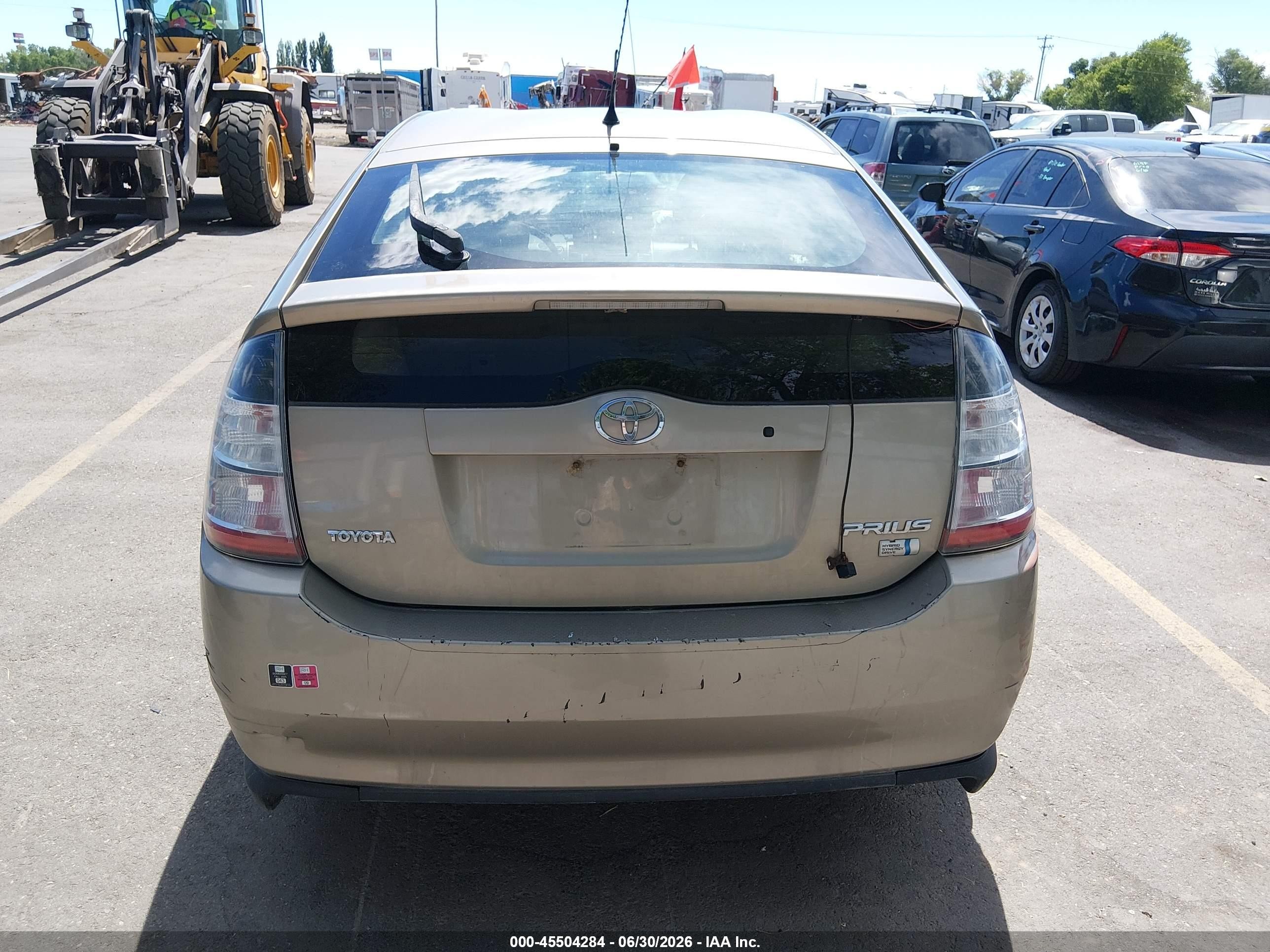2005 Toyota Prius   Beige vin: JTDKB20U653070108