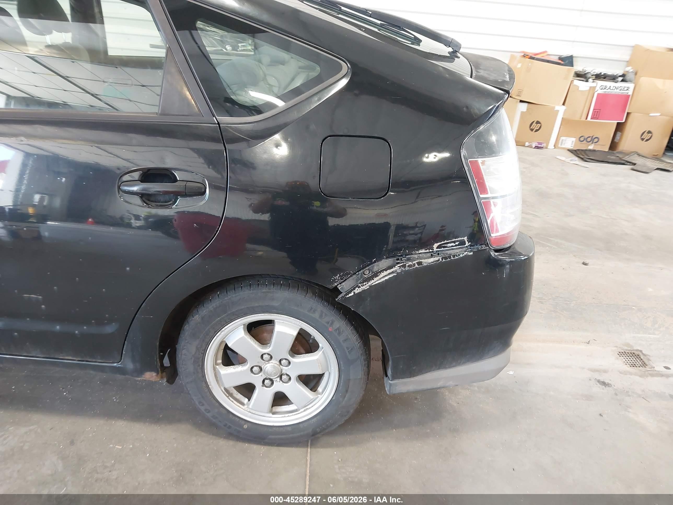 2005 Toyota Prius   Black vin: JTDKB20U653076877