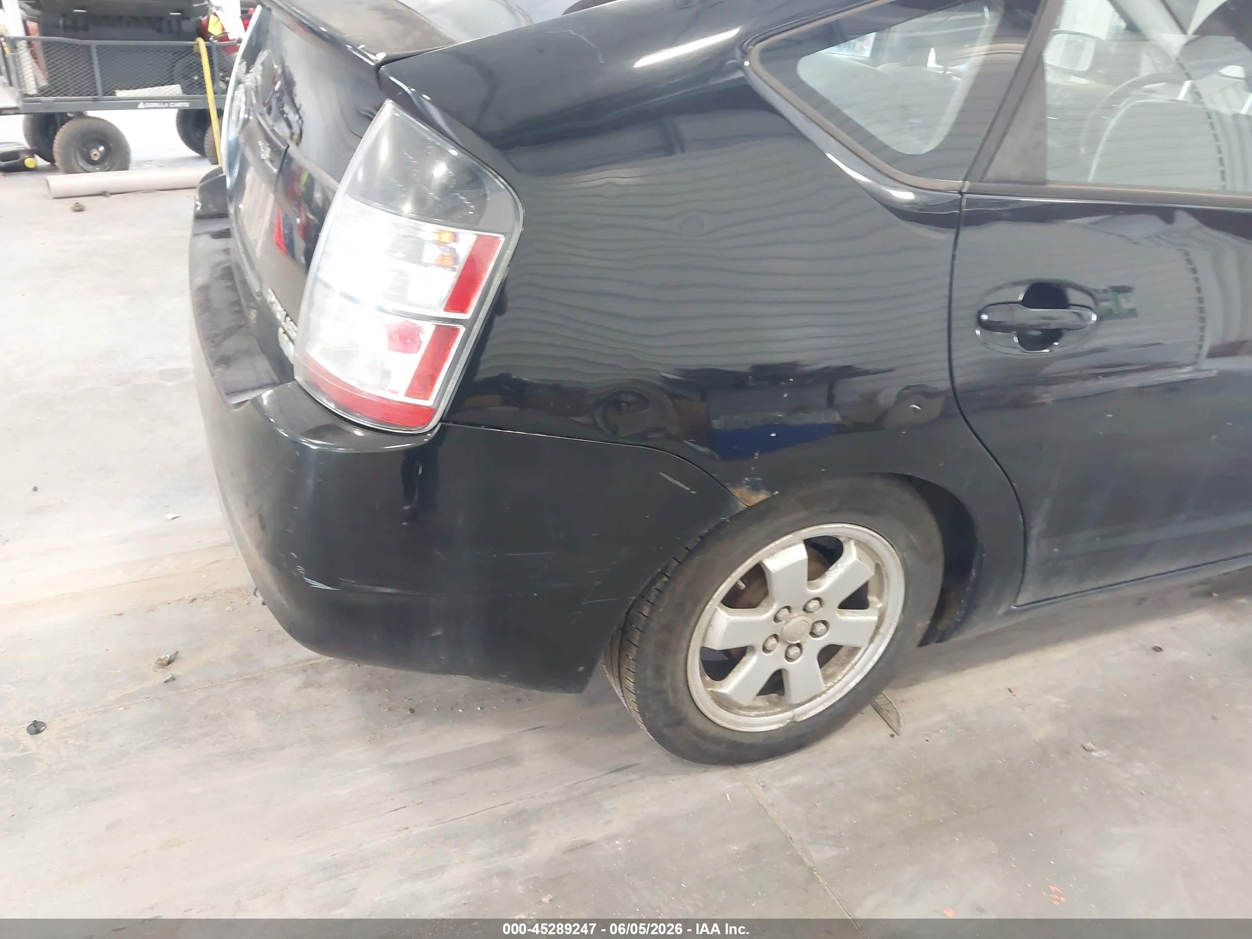 2005 Toyota Prius   Black vin: JTDKB20U653076877