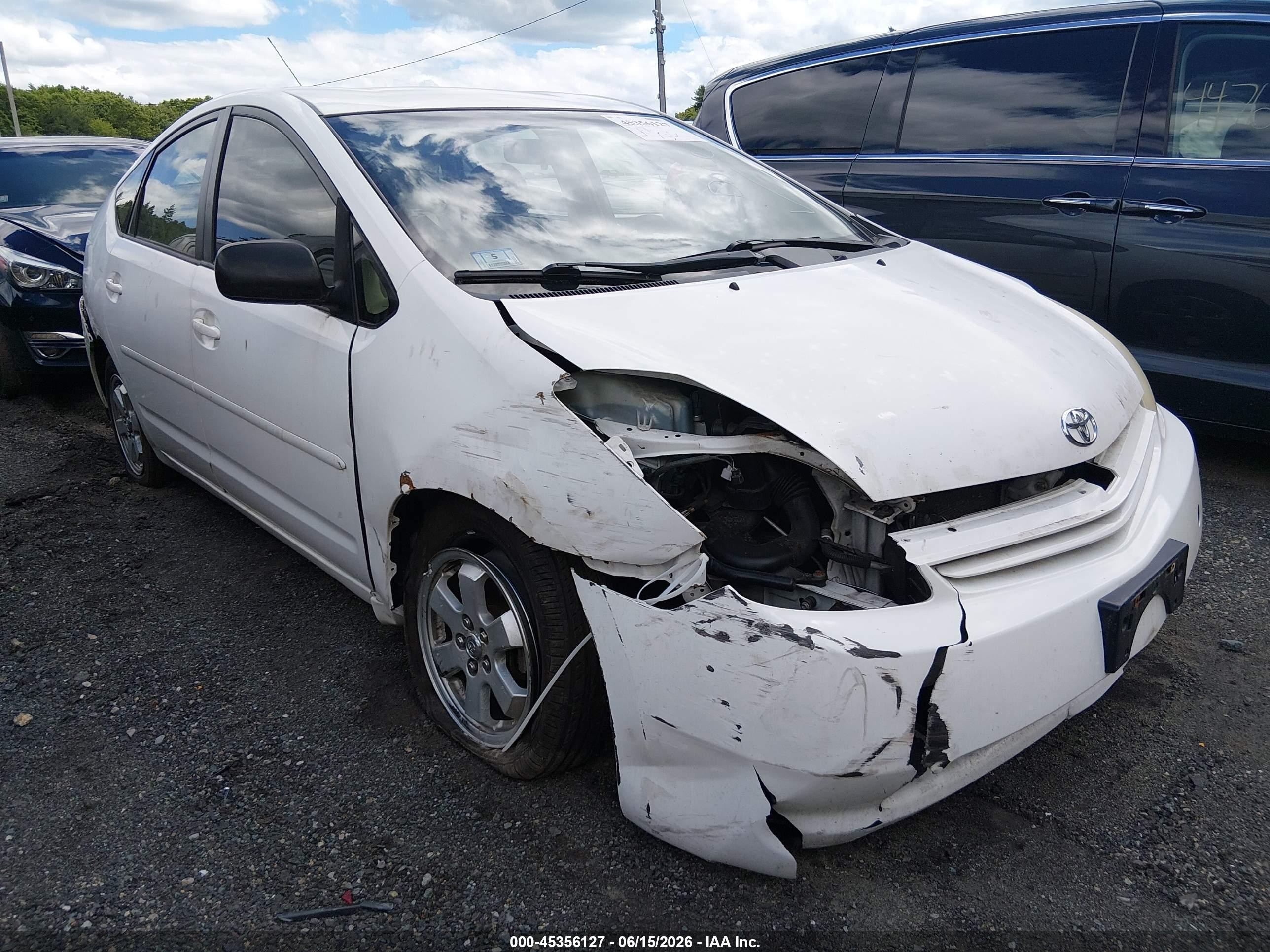 2005 Toyota Prius   White vin: JTDKB20U653106850