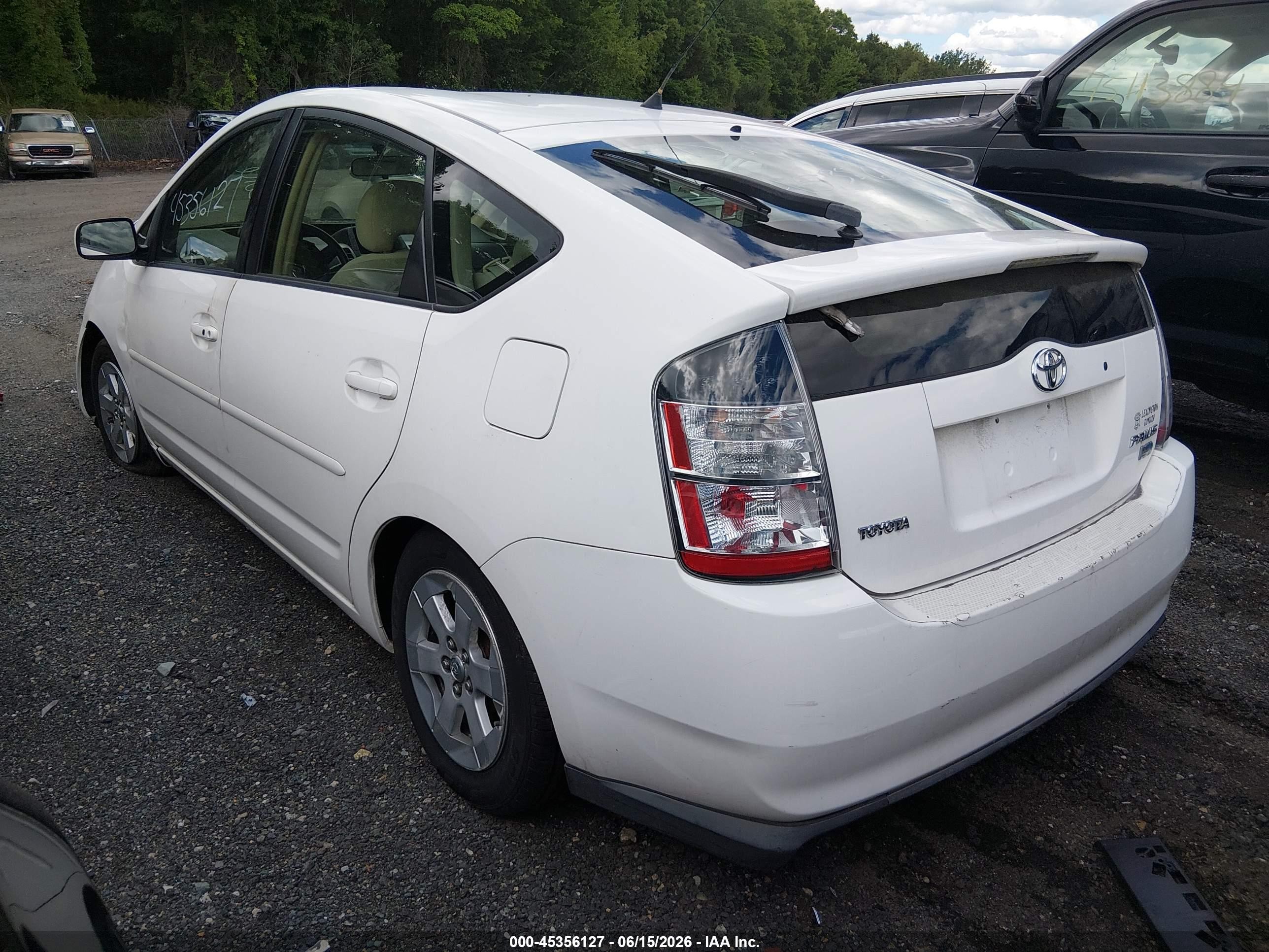 2005 Toyota Prius   White vin: JTDKB20U653106850