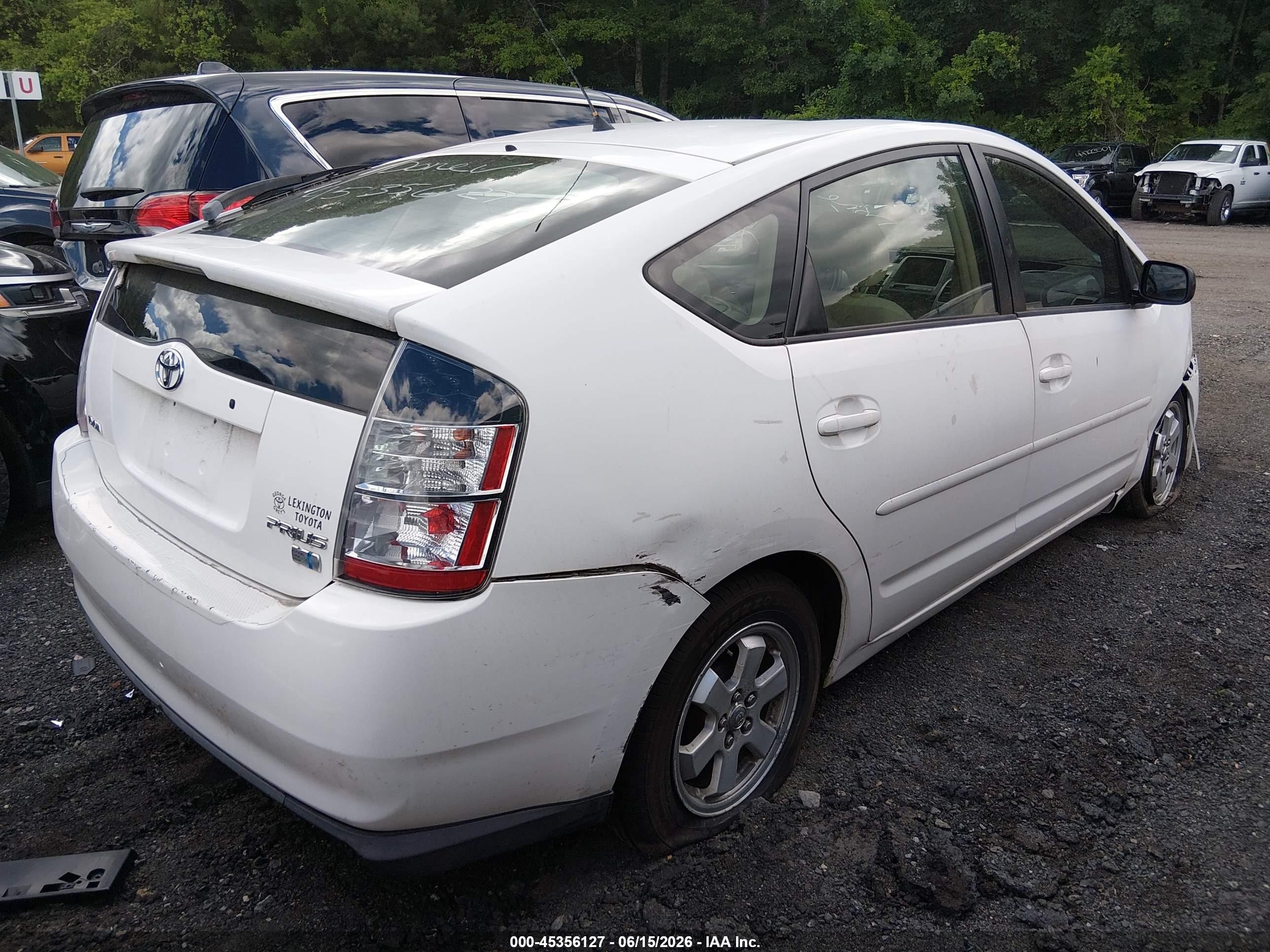 2005 Toyota Prius   White vin: JTDKB20U653106850