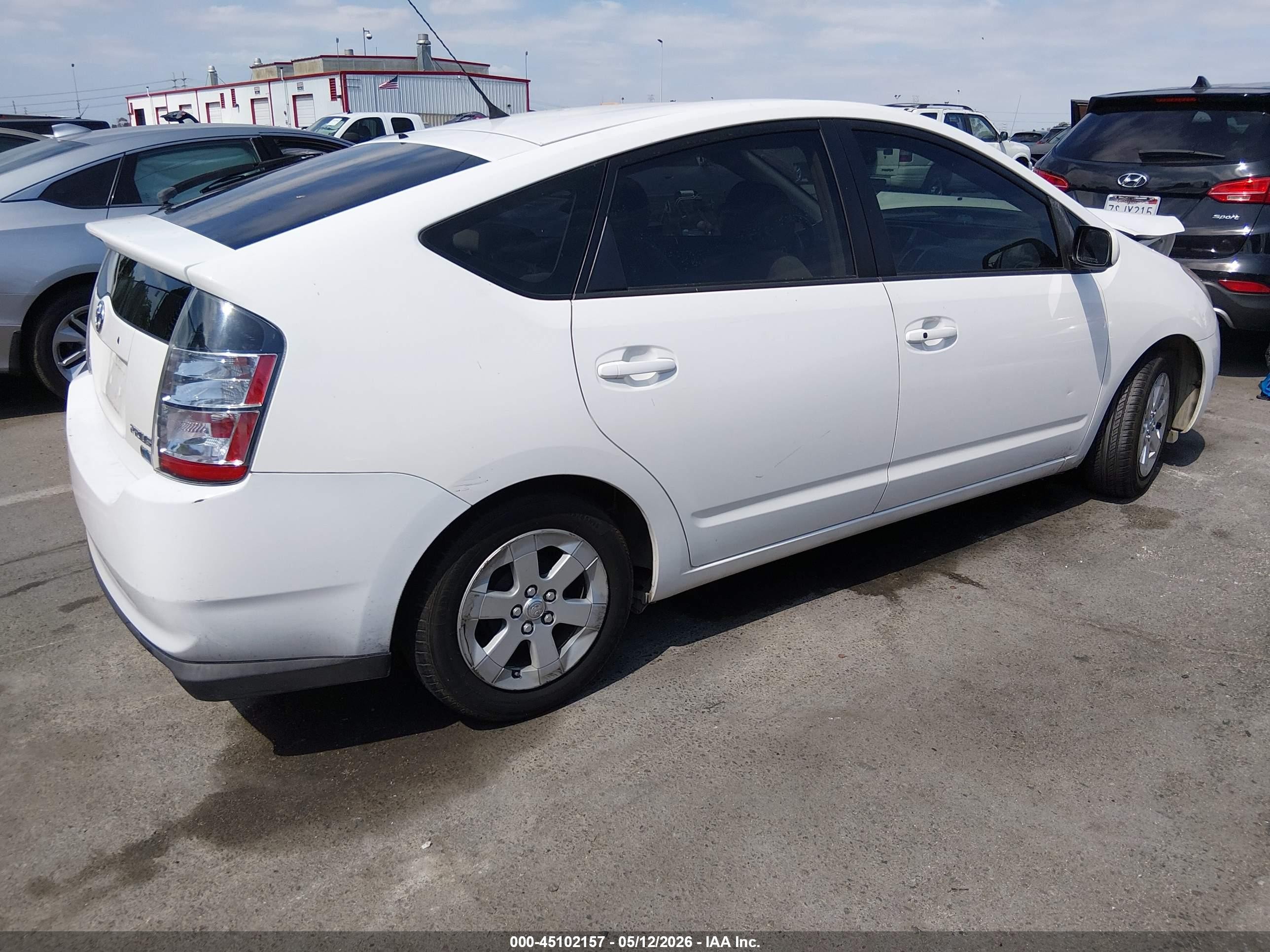 2005 Toyota Prius   Белый vin: JTDKB20U653123065