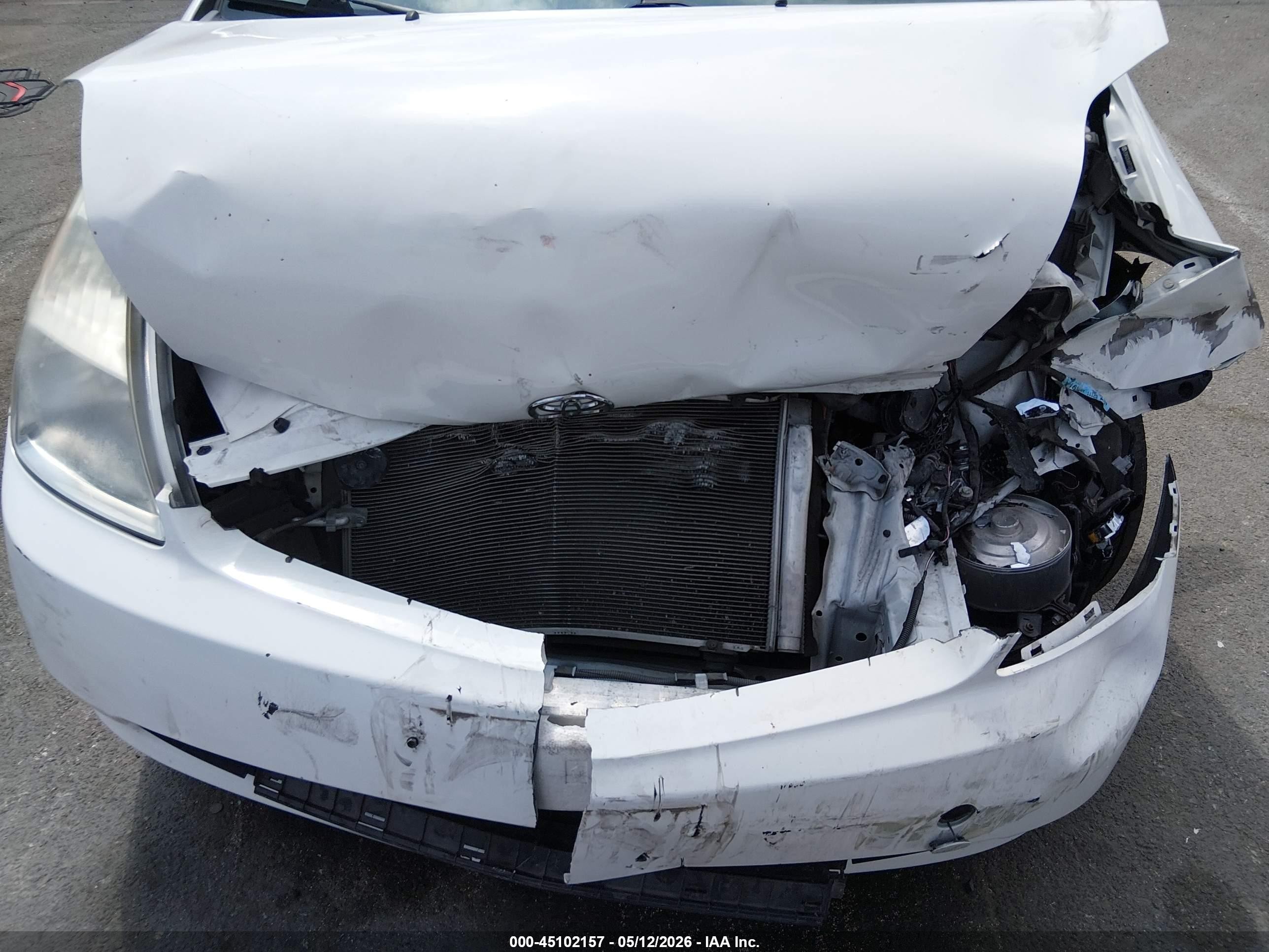 2005 Toyota Prius   Белый vin: JTDKB20U653123065