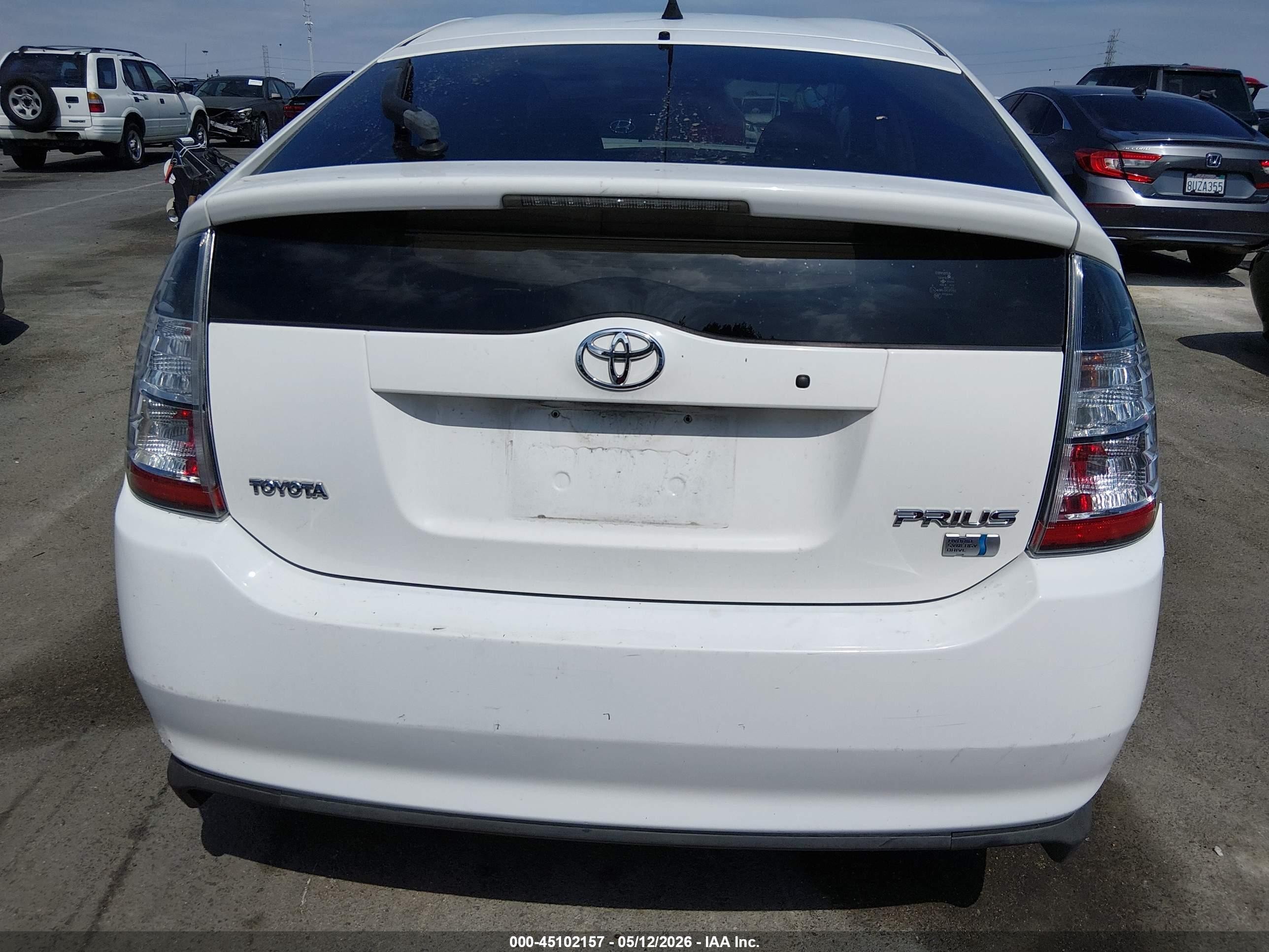 2005 Toyota Prius   Белый vin: JTDKB20U653123065