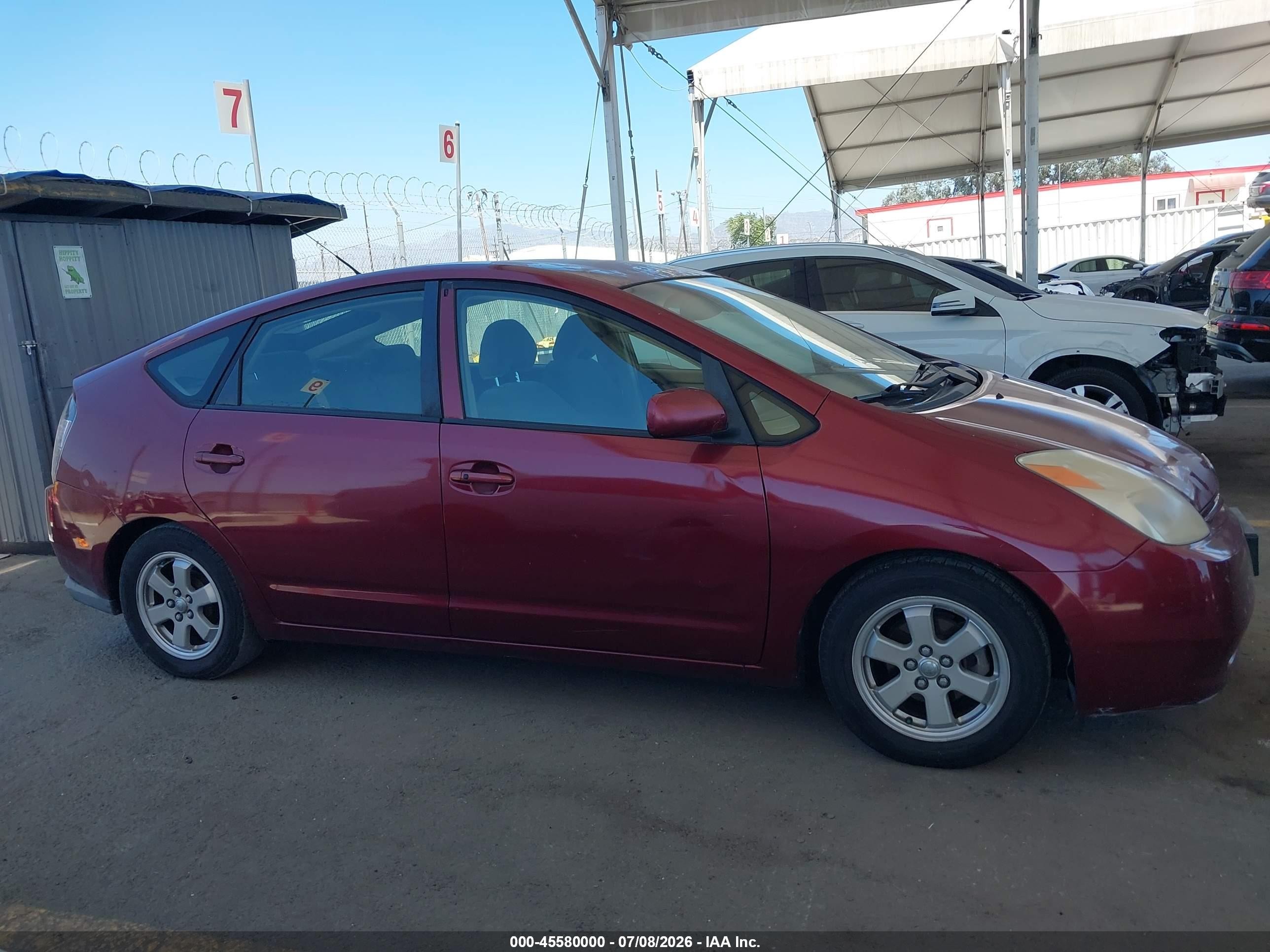 2005 Toyota Prius Red vin: JTDKB20U657016607