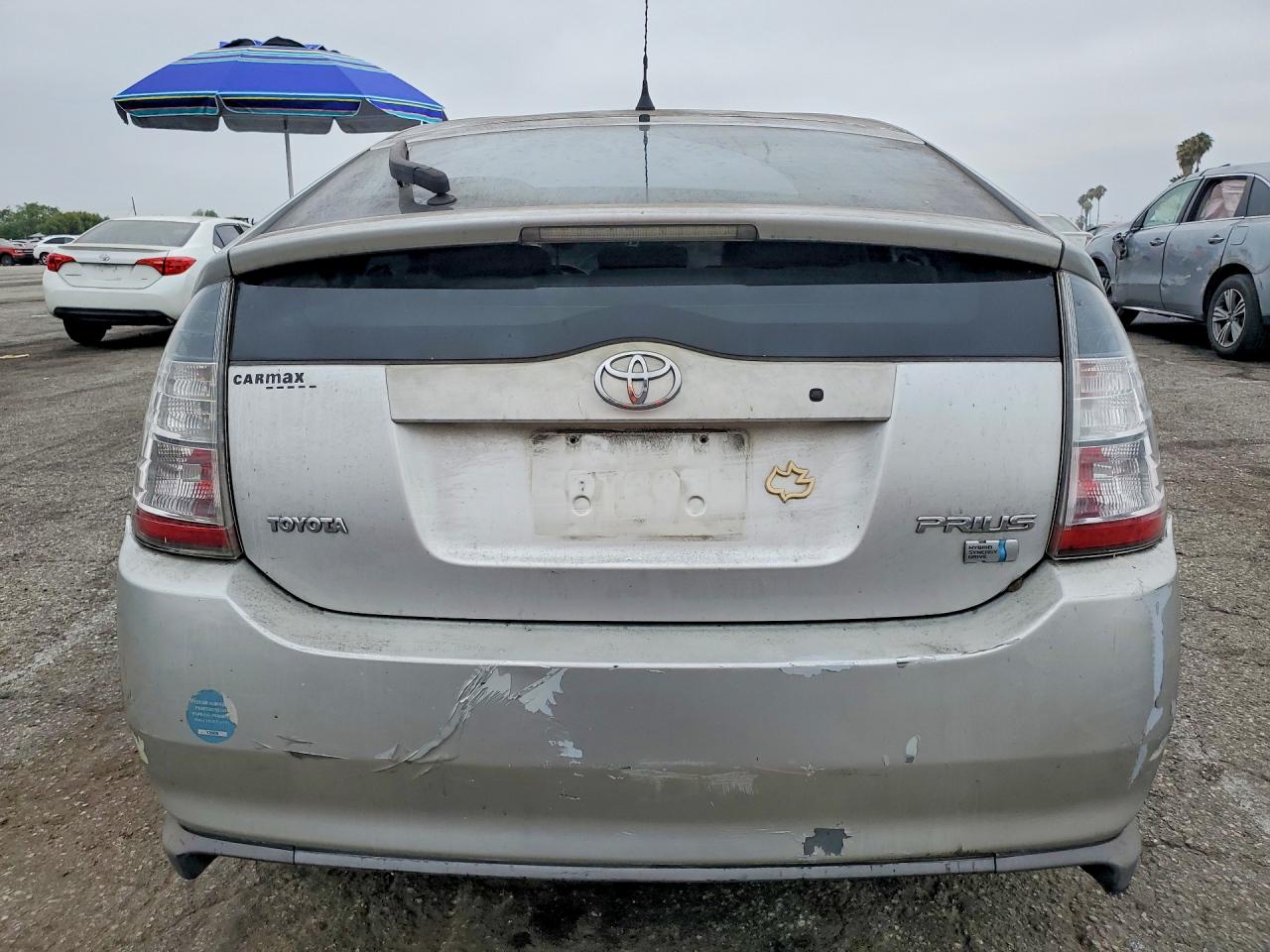 2005 Toyota Prius Base Silver vin: JTDKB20U657031821