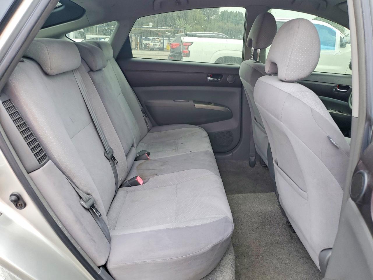2005 Toyota Prius Base Silver vin: JTDKB20U657031821