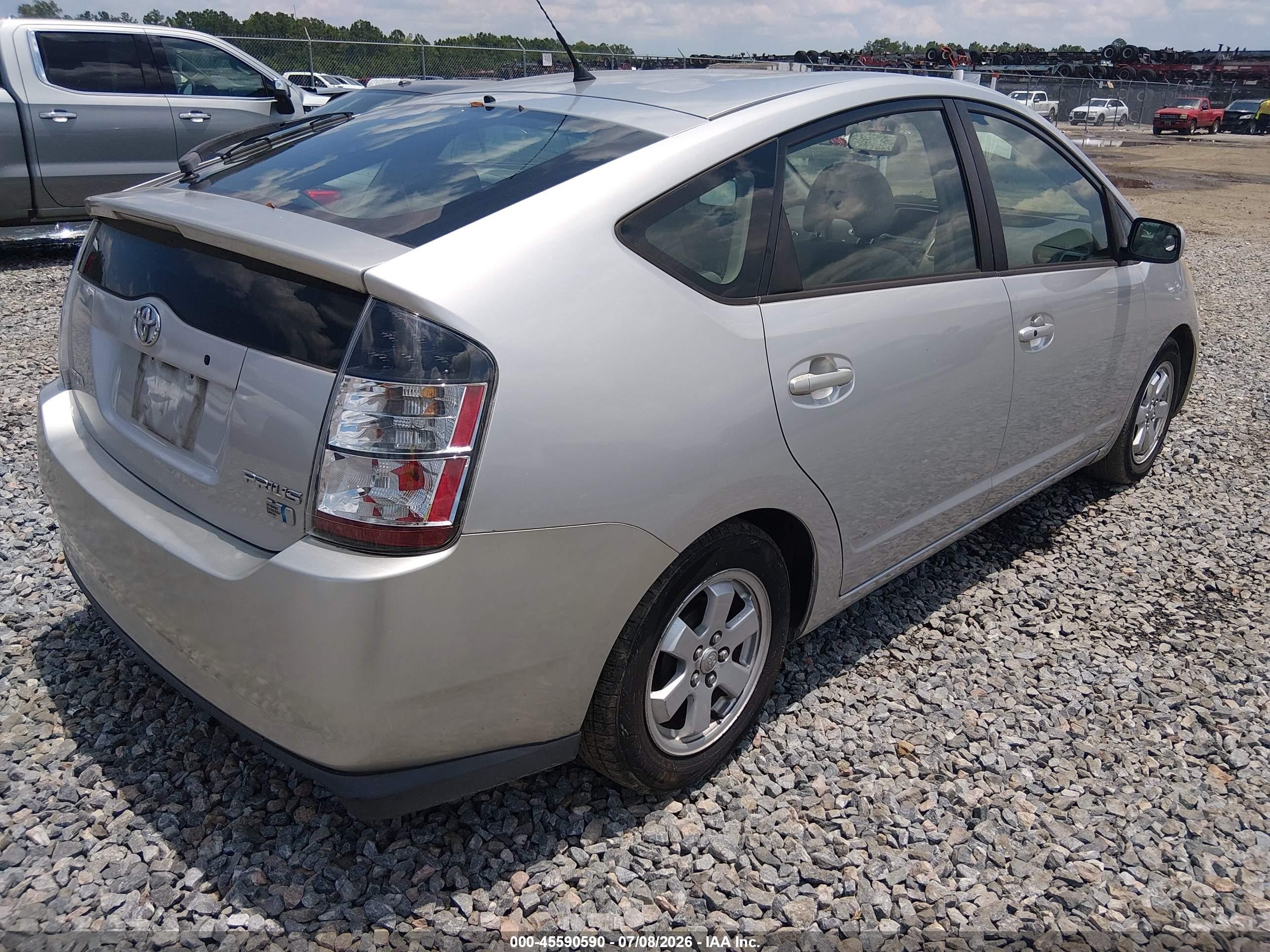 2005 Toyota Prius   Серебряный vin: JTDKB20U657036288