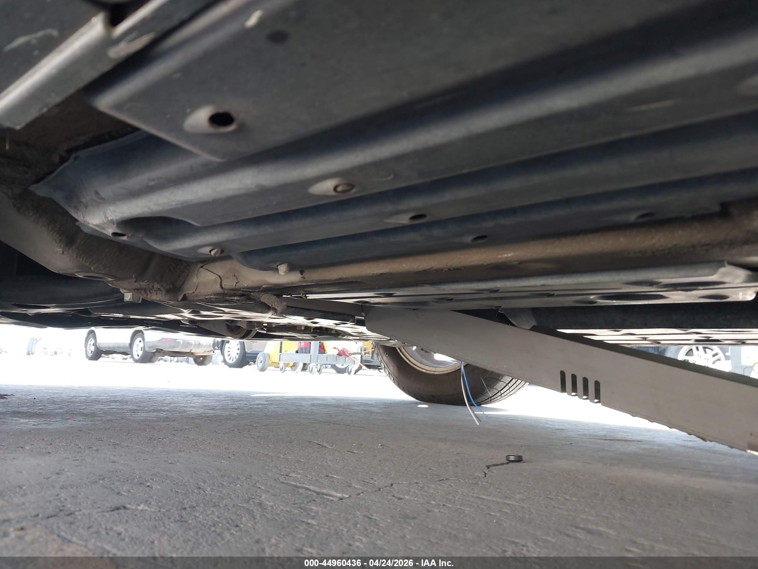 2005 Toyota Prius   Серебряный vin: JTDKB20U657050143