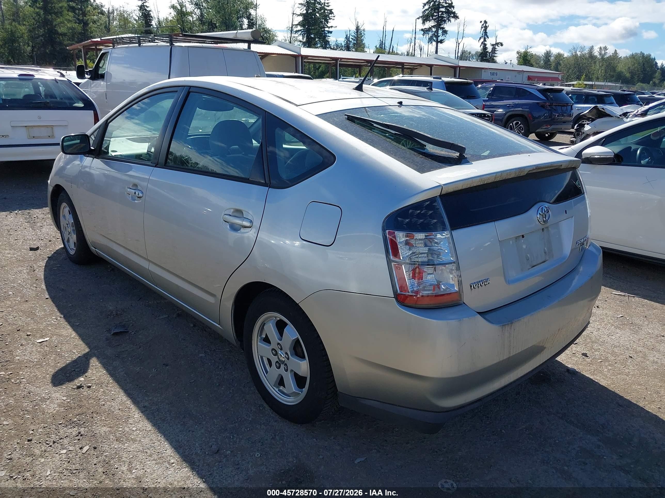2005 Toyota Prius   Silver vin: JTDKB20U657057142