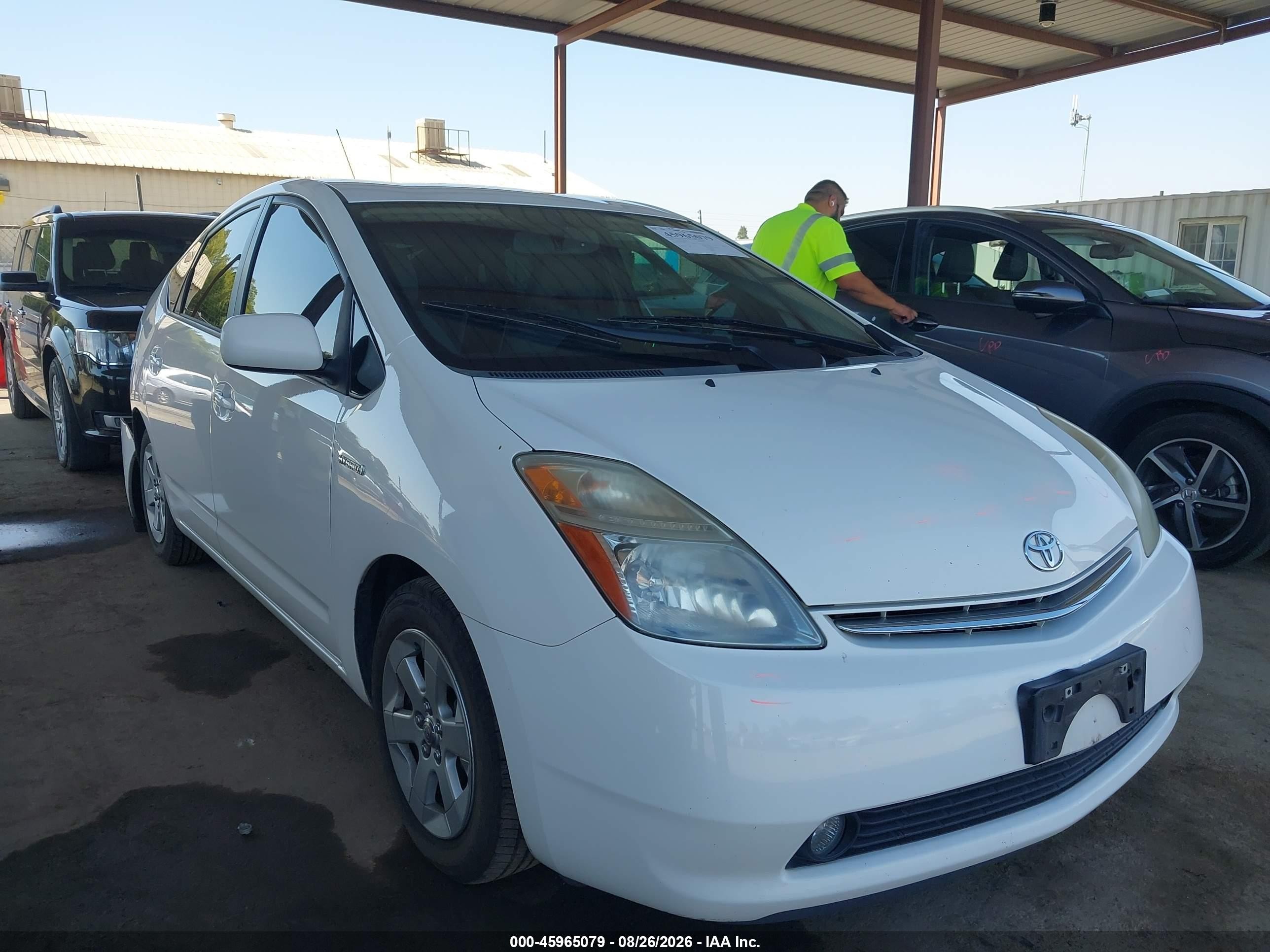 2006 Toyota Prius   White vin: JTDKB20U663150316