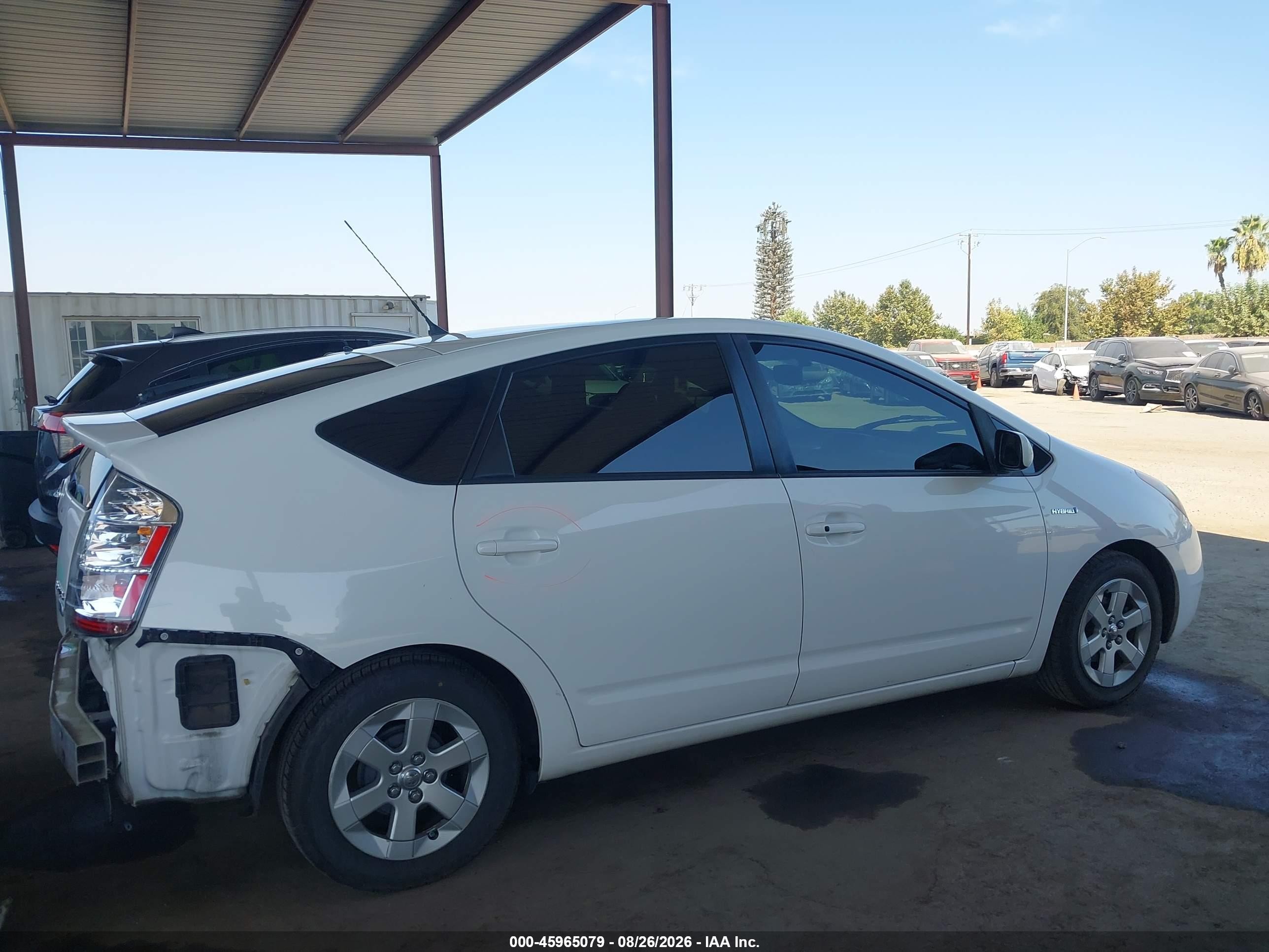 2006 Toyota Prius   White vin: JTDKB20U663150316