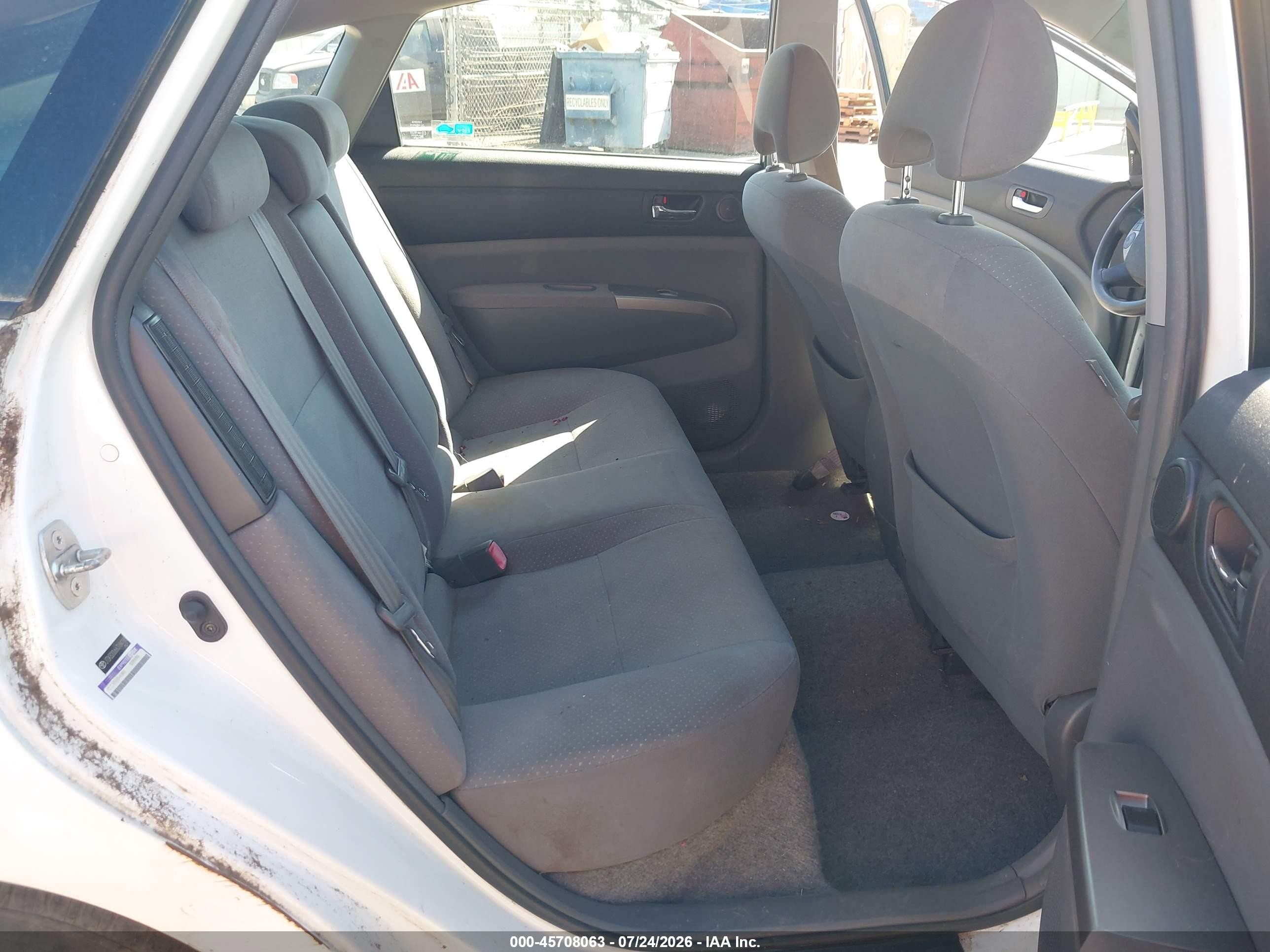 2006 Toyota Prius   White vin: JTDKB20U663184188