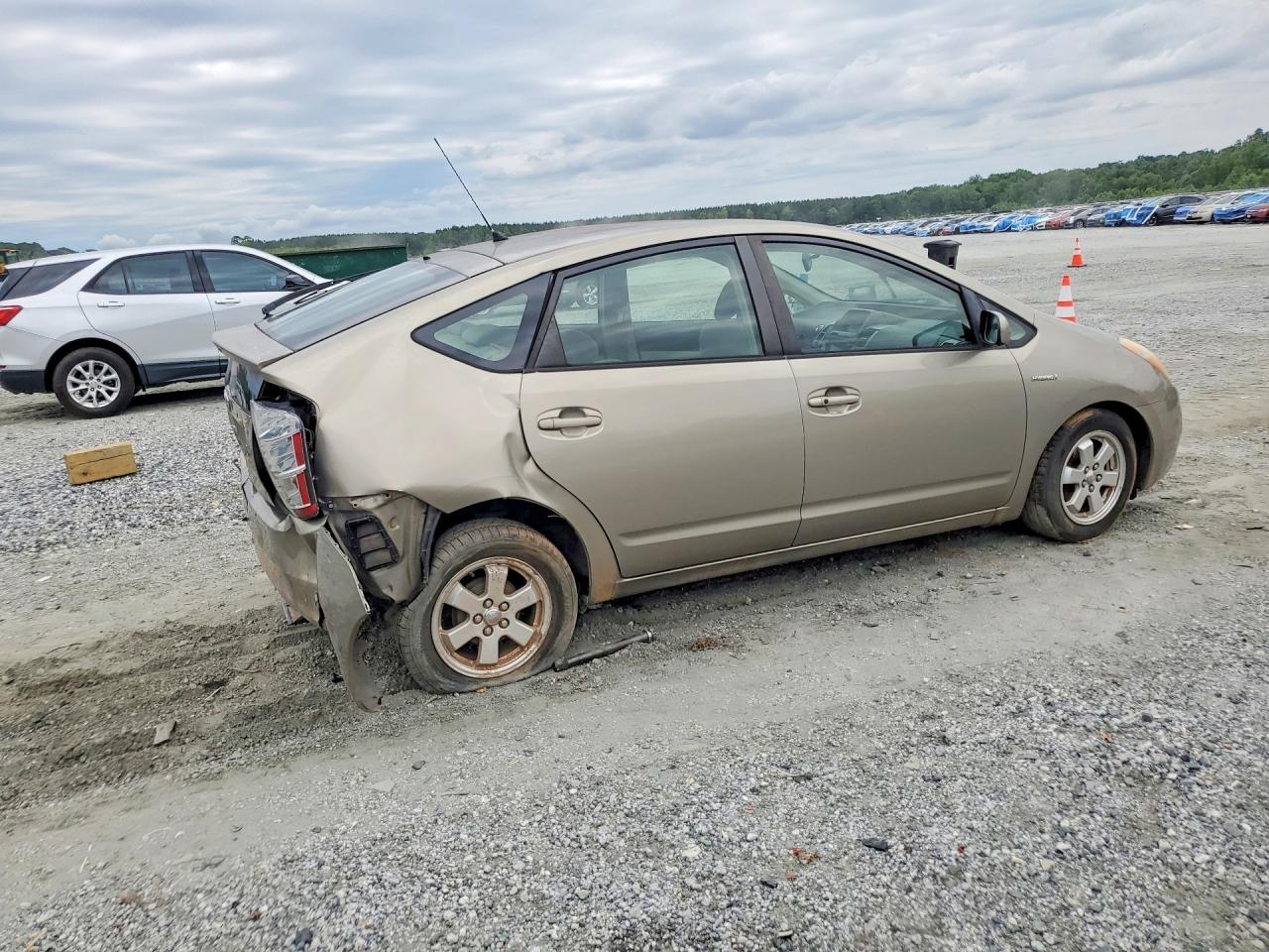 2006 Toyota Prius Base Tan vin: JTDKB20U663187012