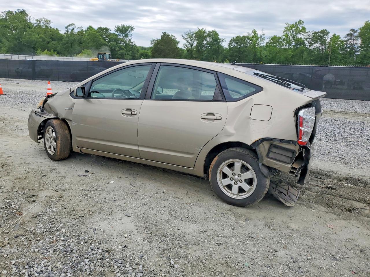 2006 Toyota Prius Base Tan vin: JTDKB20U663187012