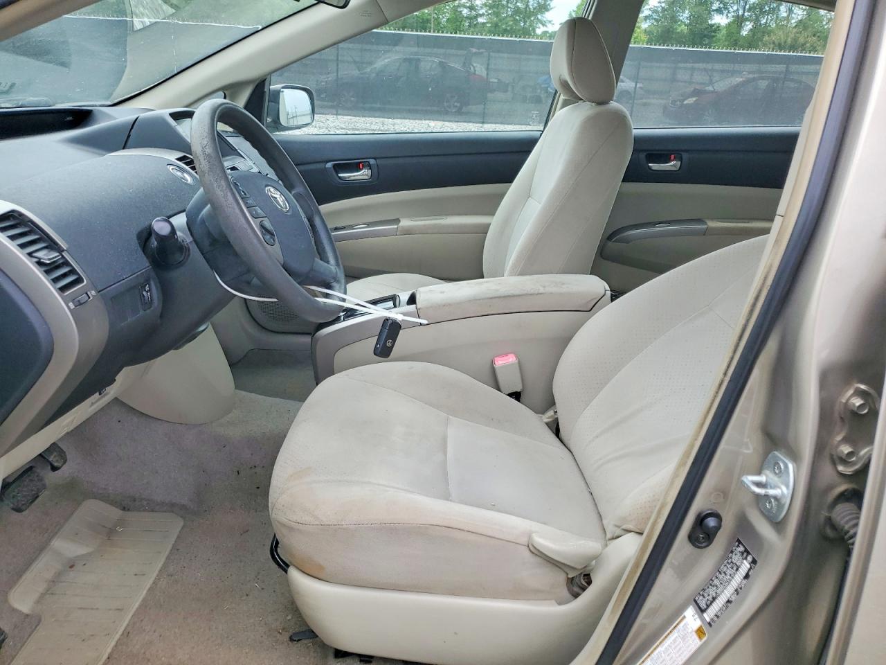 2006 Toyota Prius Base Tan vin: JTDKB20U663187012