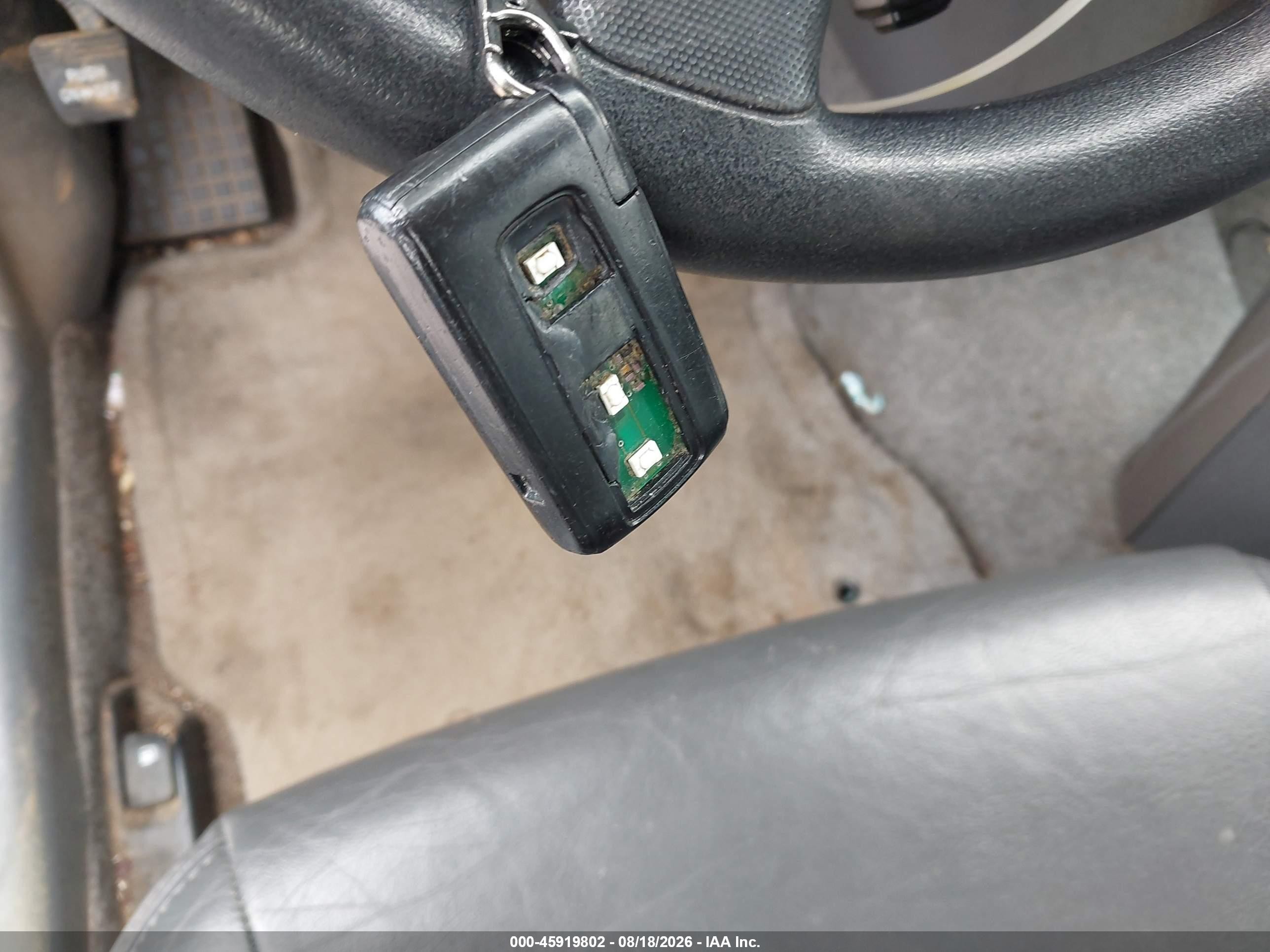 2006 Toyota Prius   Silver vin: JTDKB20U667059300