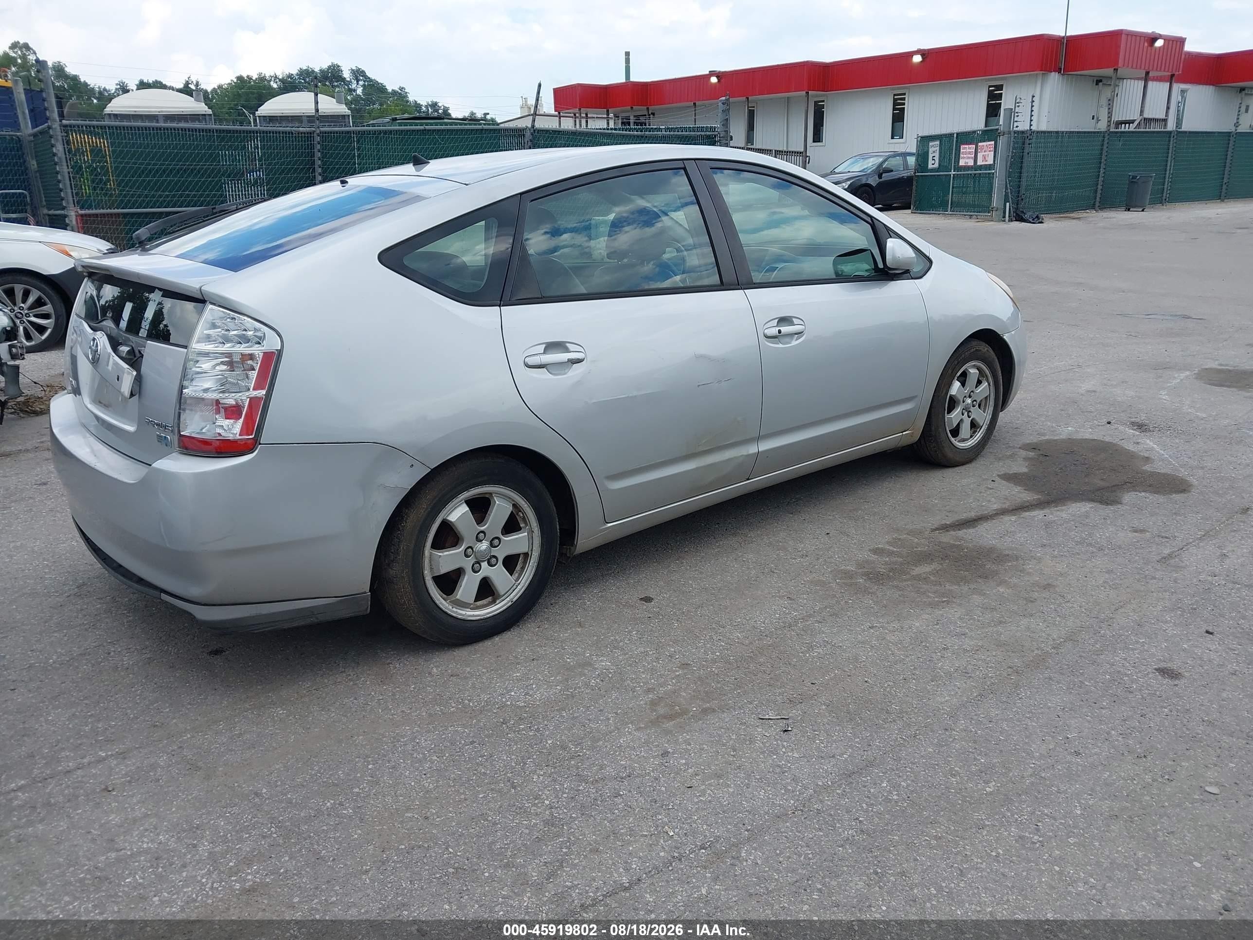 2006 Toyota Prius   Silver vin: JTDKB20U667059300