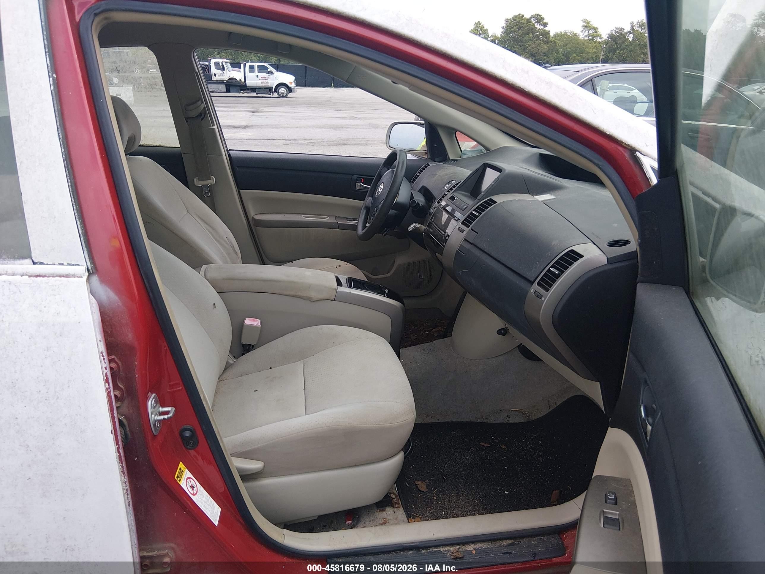 2006 Toyota Prius   White vin: JTDKB20U667063461