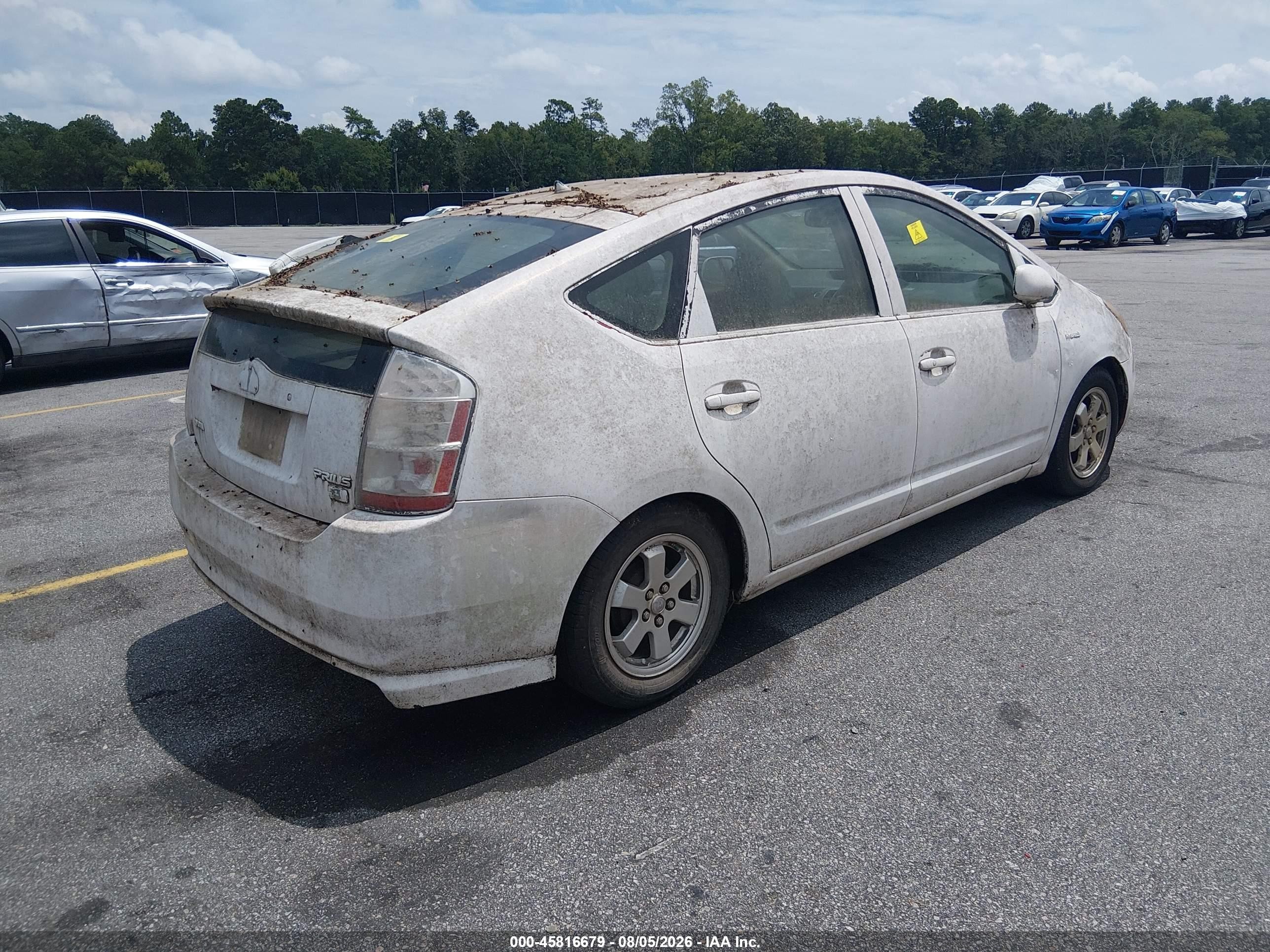 2006 Toyota Prius   White vin: JTDKB20U667063461