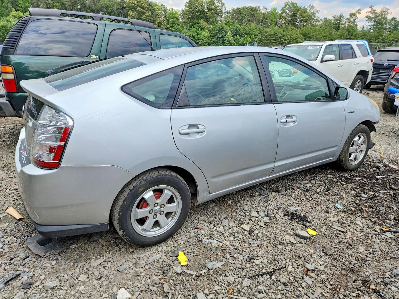 2006 Toyota Prius Base Silver vin: JTDKB20U667072922
