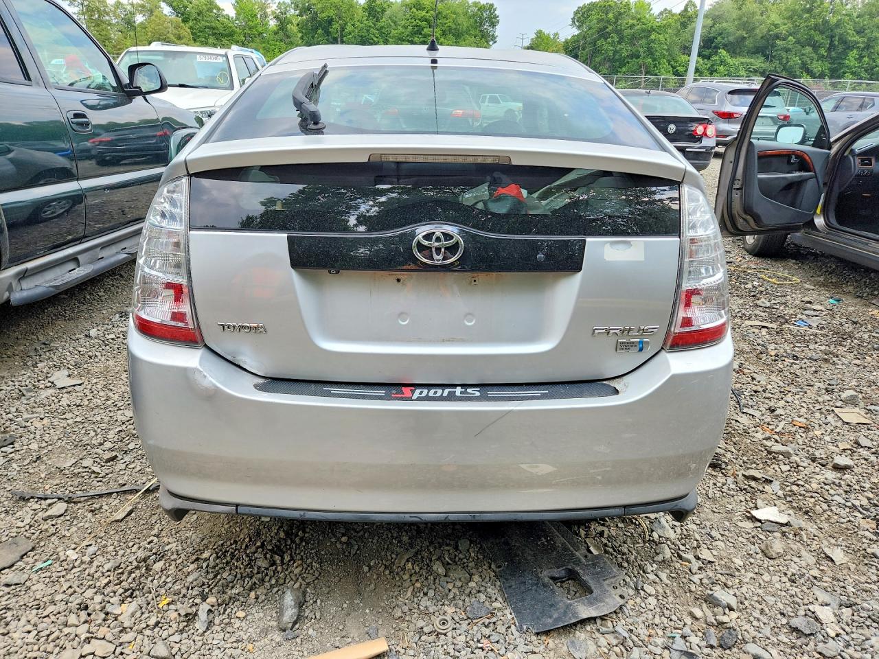 2006 Toyota Prius Base Silver vin: JTDKB20U667072922
