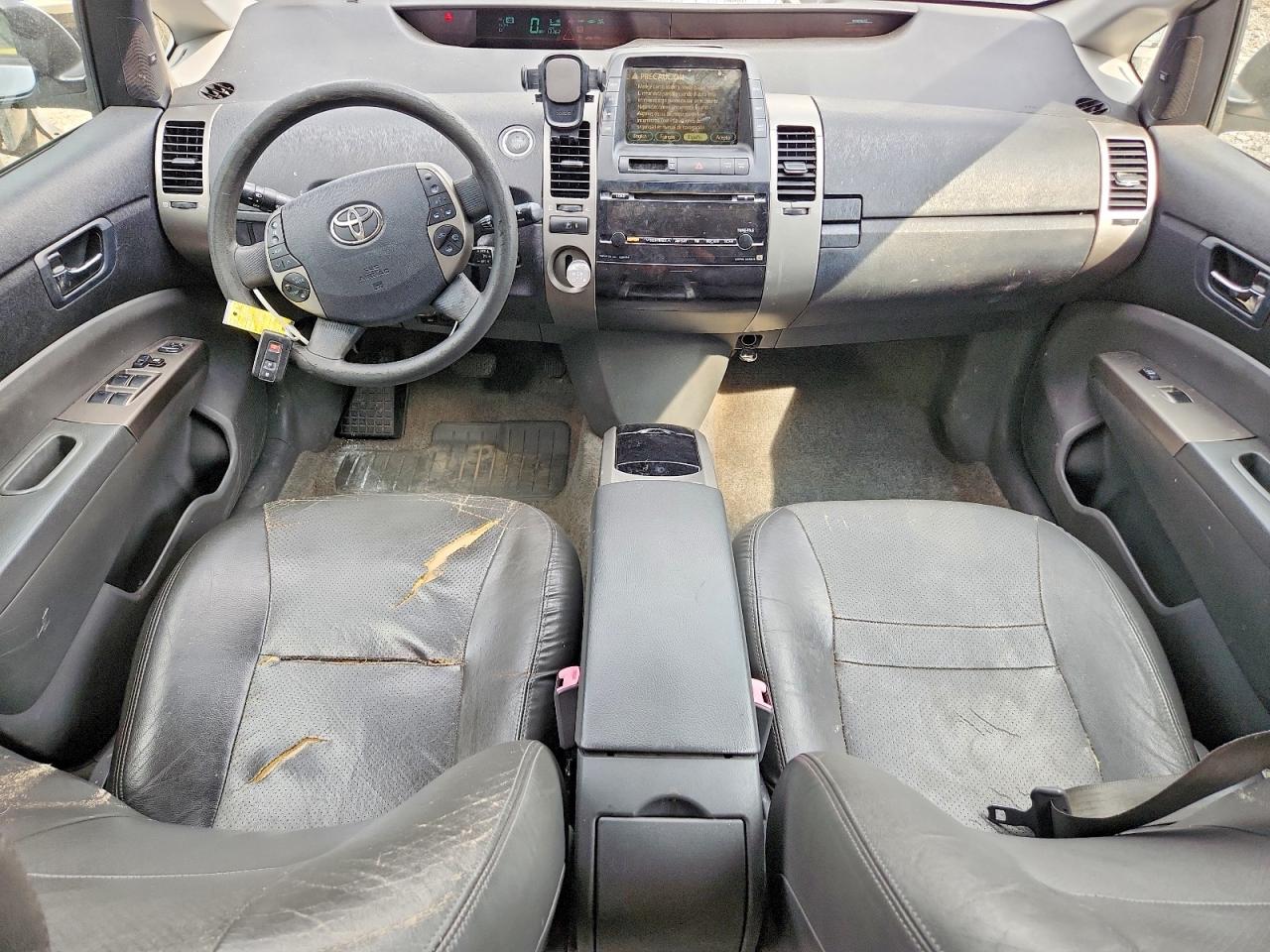 2006 Toyota Prius Base Silver vin: JTDKB20U667072922