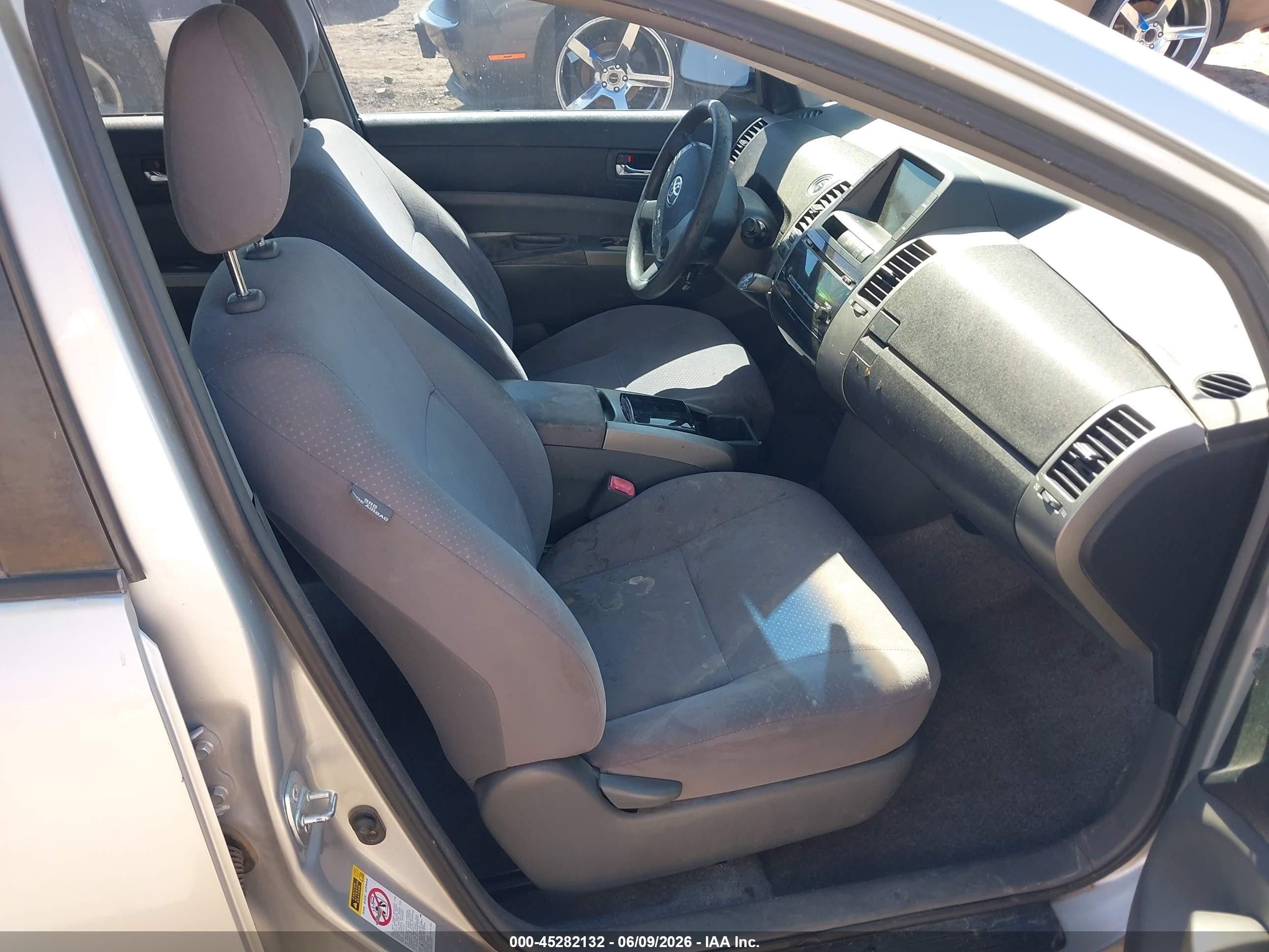 2006 Toyota Prius   Silver vin: JTDKB20U667073035