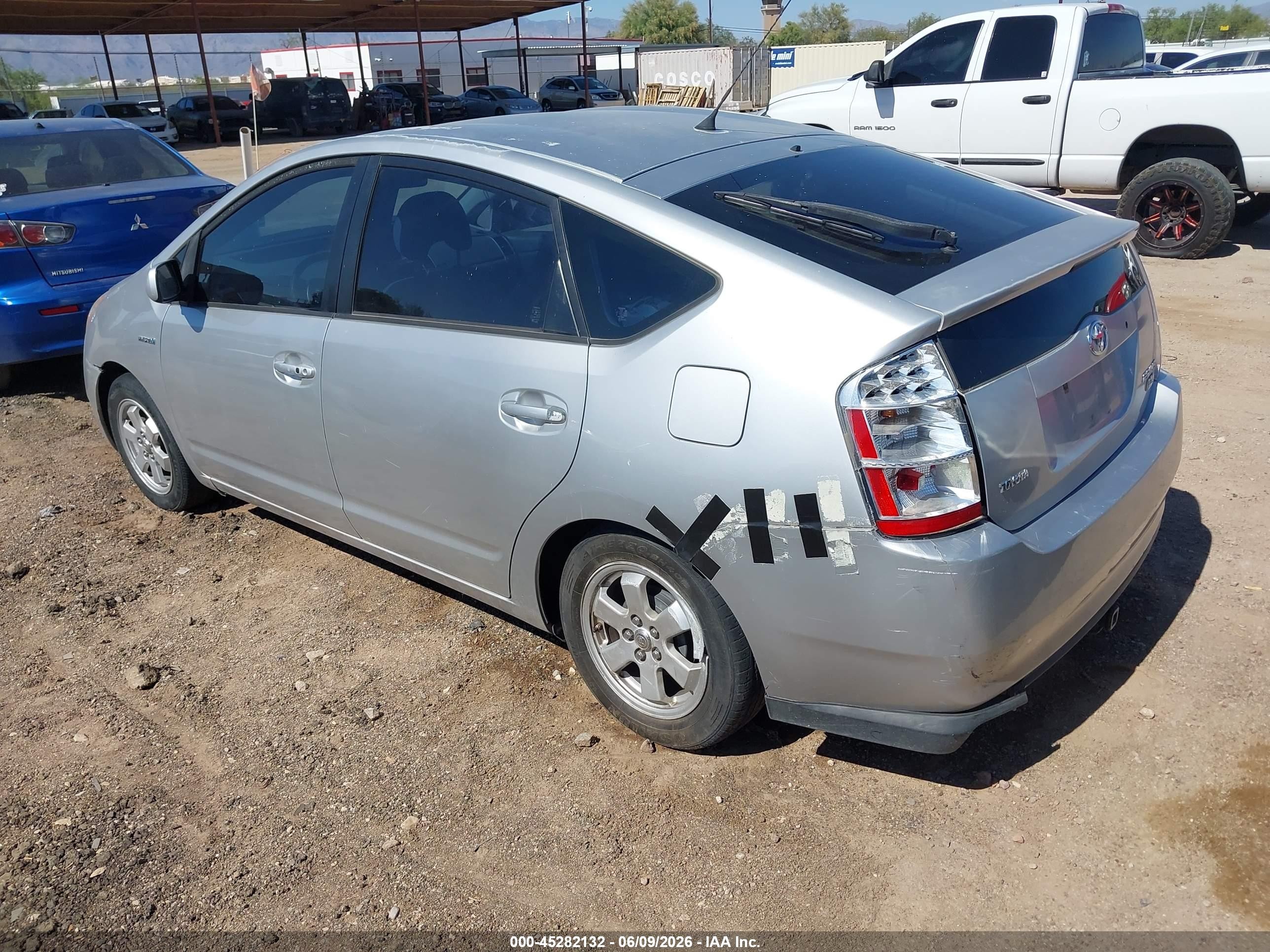 2006 Toyota Prius   Silver vin: JTDKB20U667073035