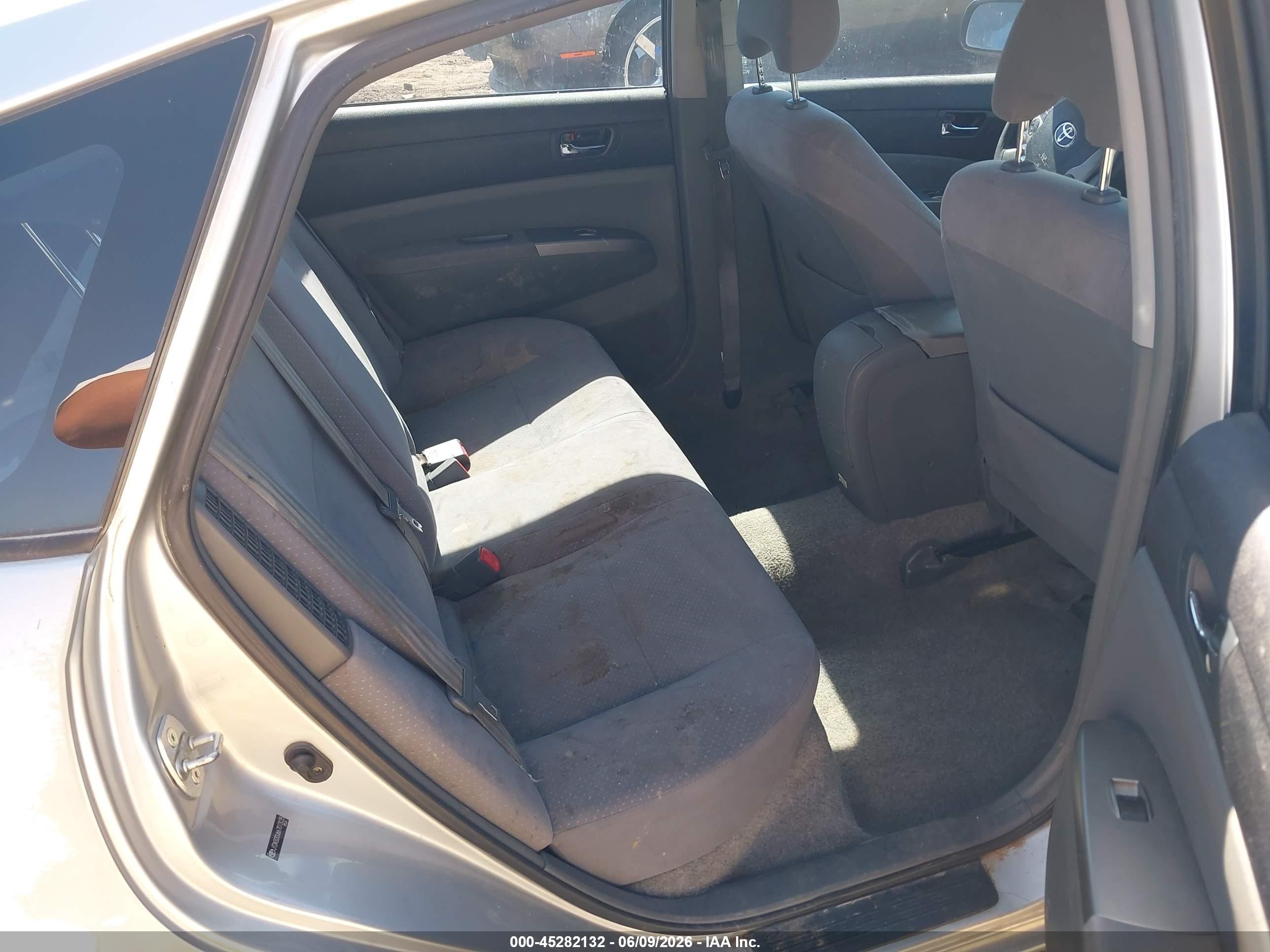 2006 Toyota Prius   Silver vin: JTDKB20U667073035