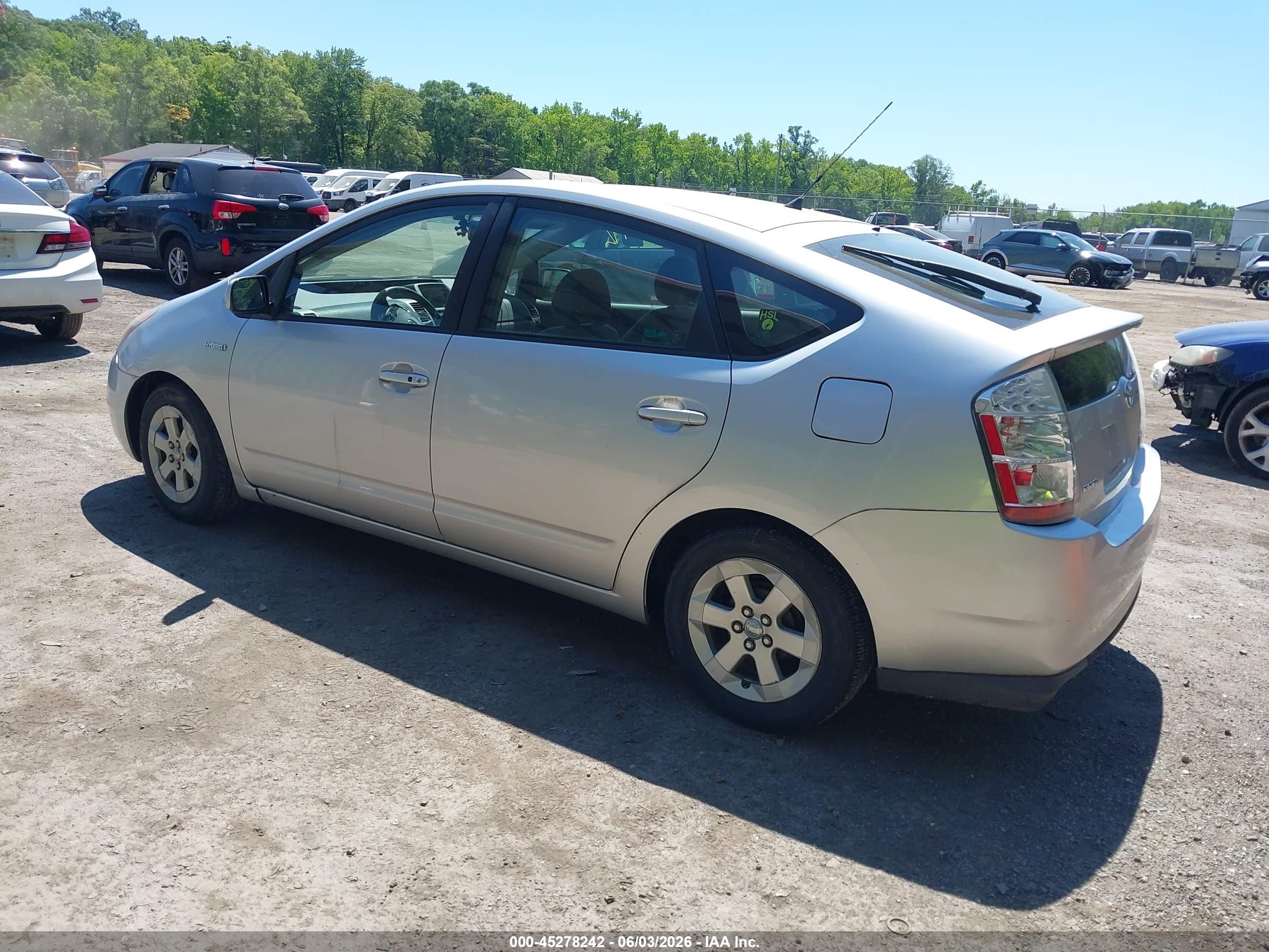 2006 Toyota Prius   Silver vin: JTDKB20U667079935