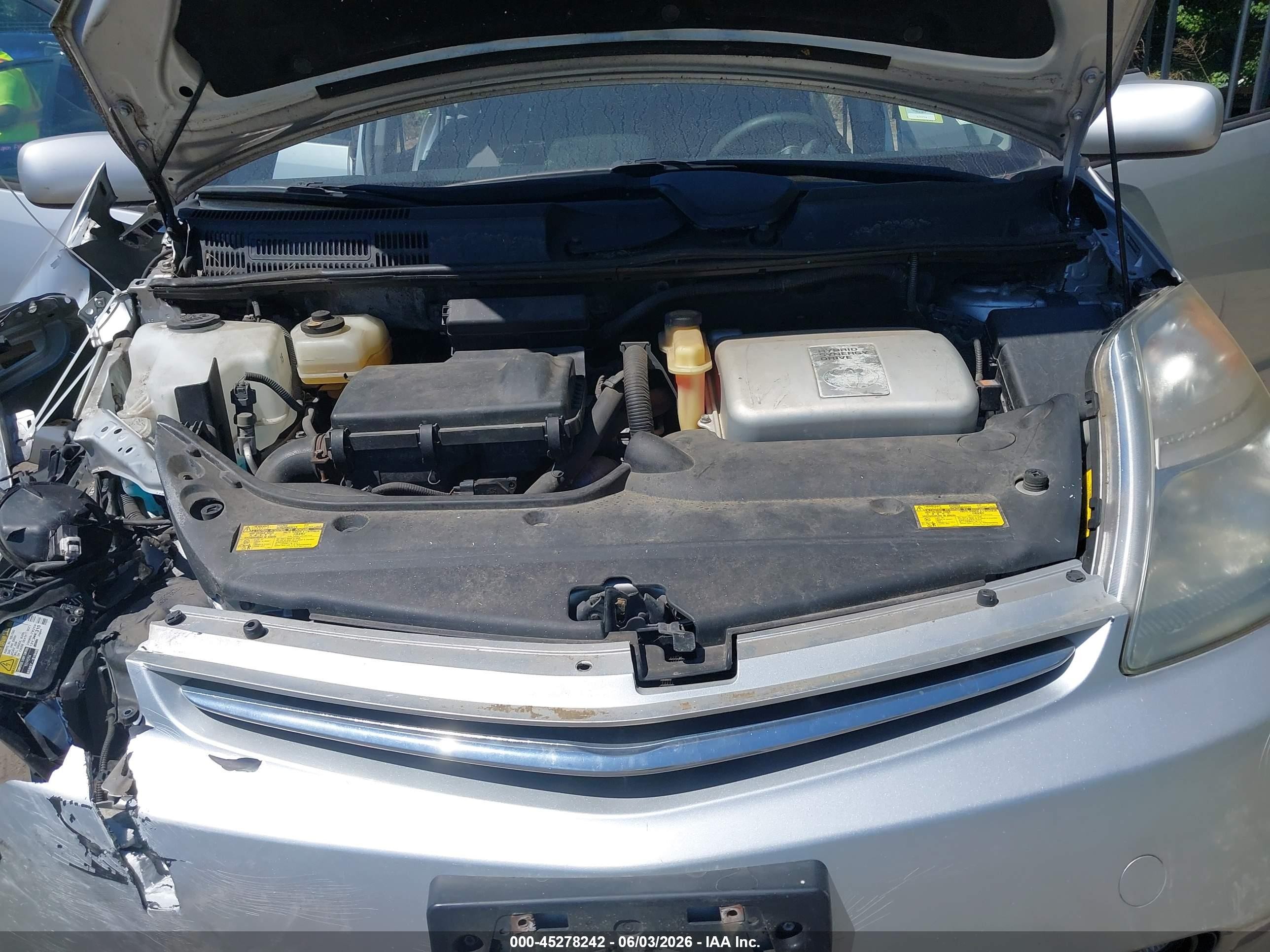 2006 Toyota Prius   Silver vin: JTDKB20U667079935
