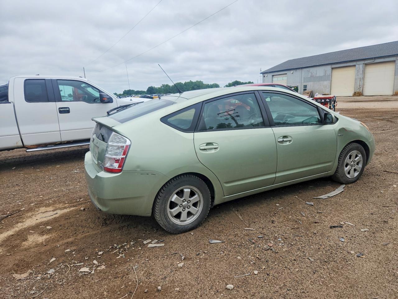 2006 Toyota Prius Base Green vin: JTDKB20U667513786