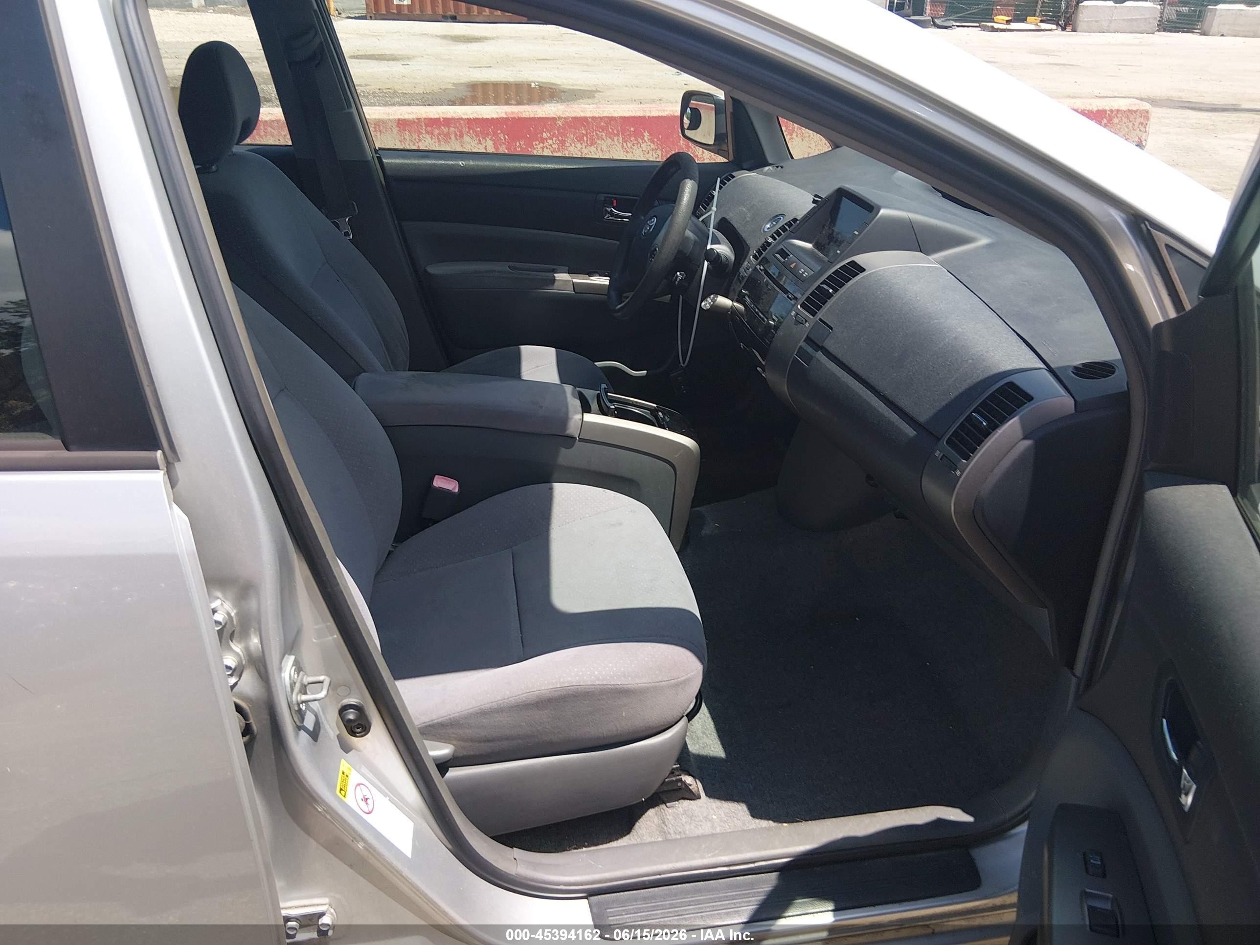 2006 Toyota Prius   Silver vin: JTDKB20U667526456