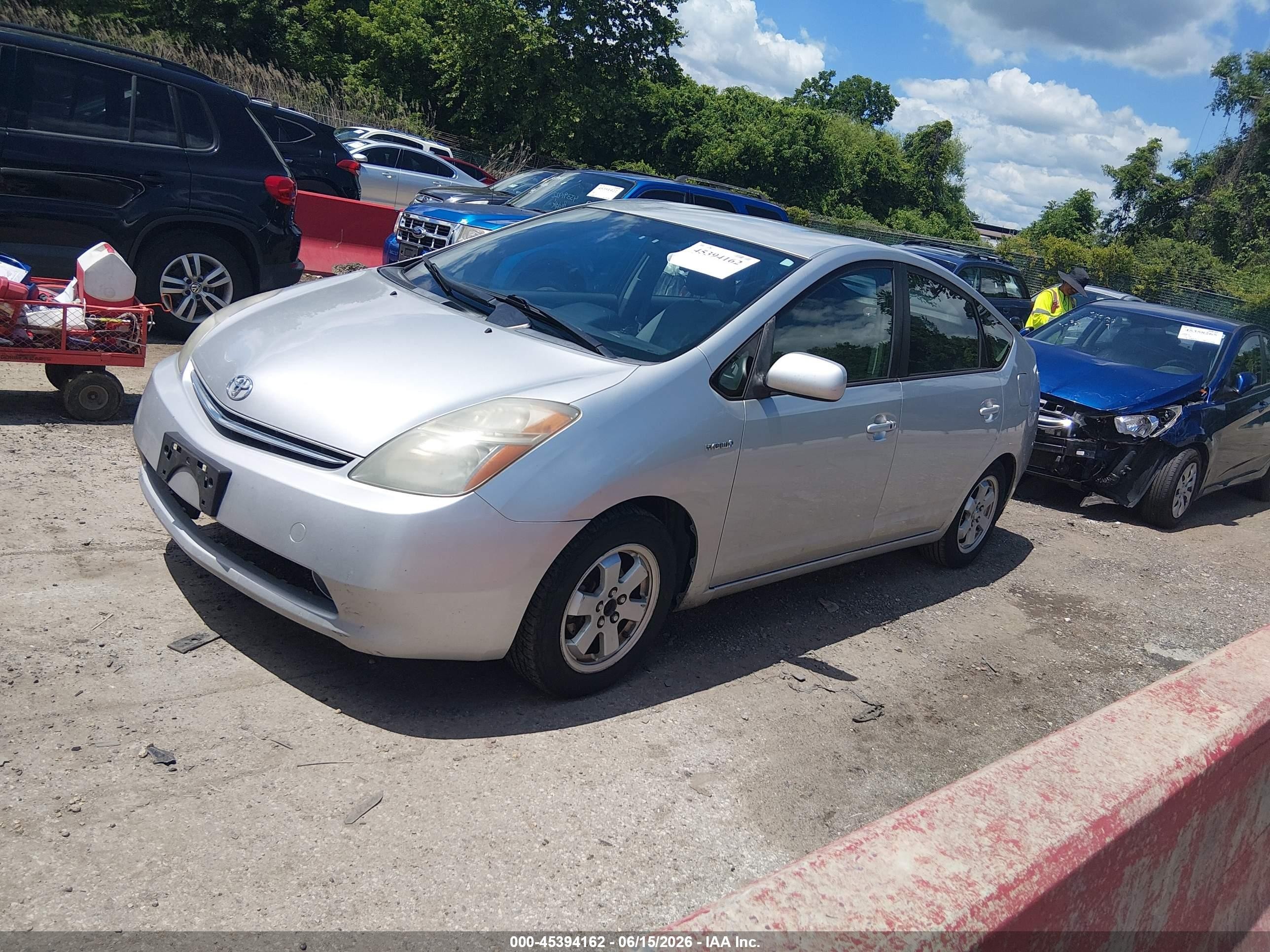 2006 Toyota Prius   Silver vin: JTDKB20U667526456