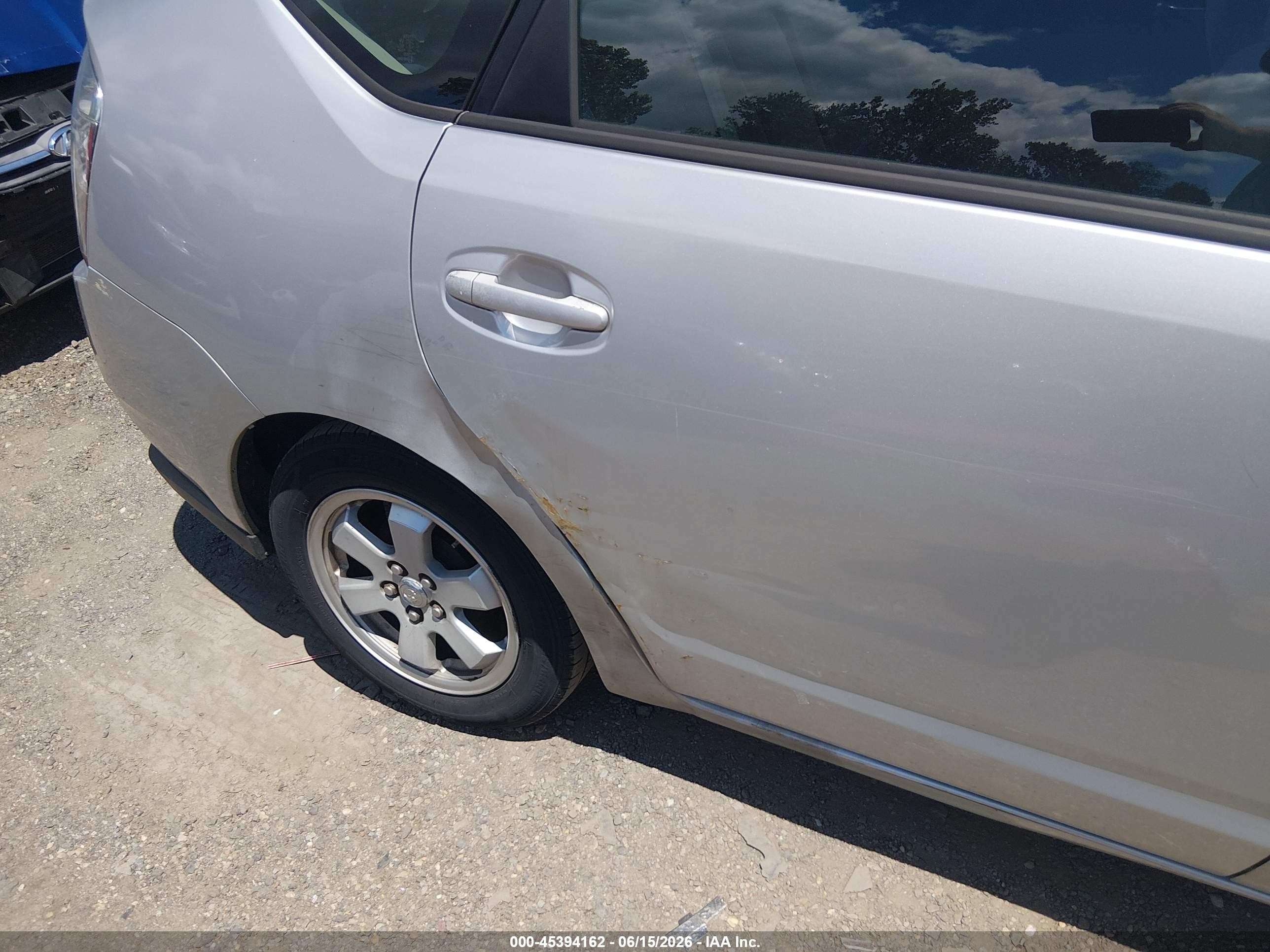 2006 Toyota Prius   Silver vin: JTDKB20U667526456