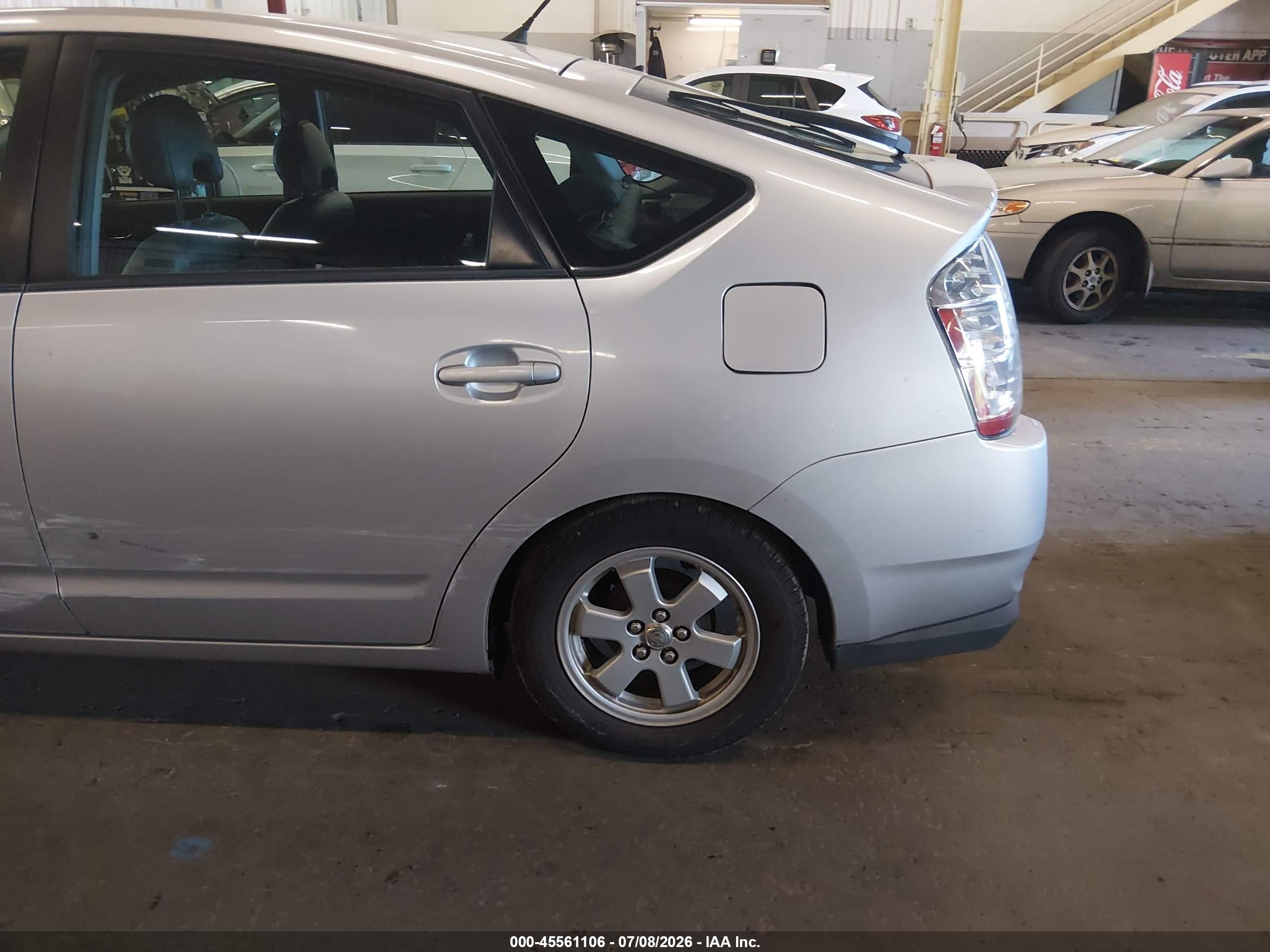 2007 Toyota Prius   Silver vin: JTDKB20U673218101
