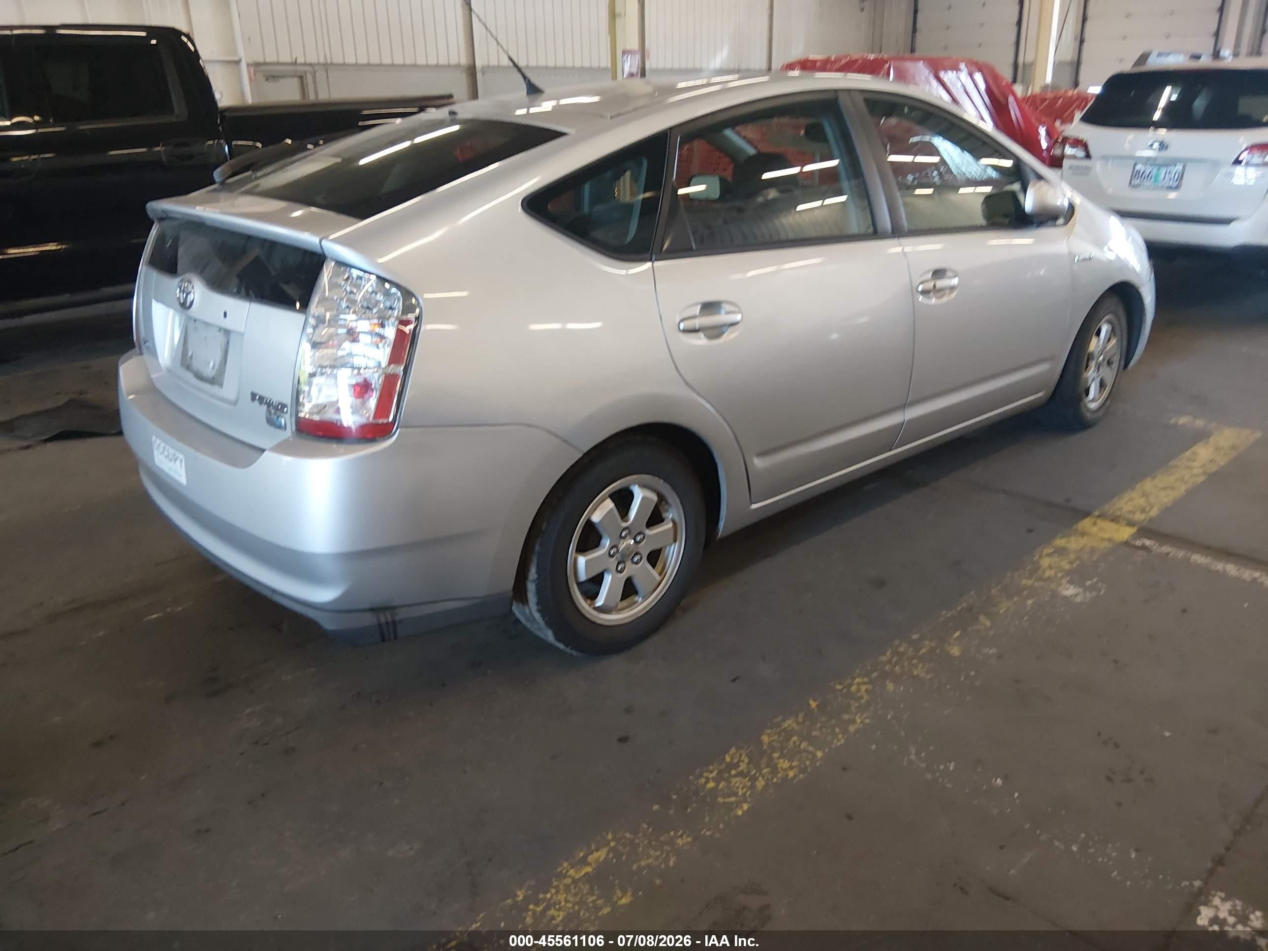 2007 Toyota Prius   Silver vin: JTDKB20U673218101