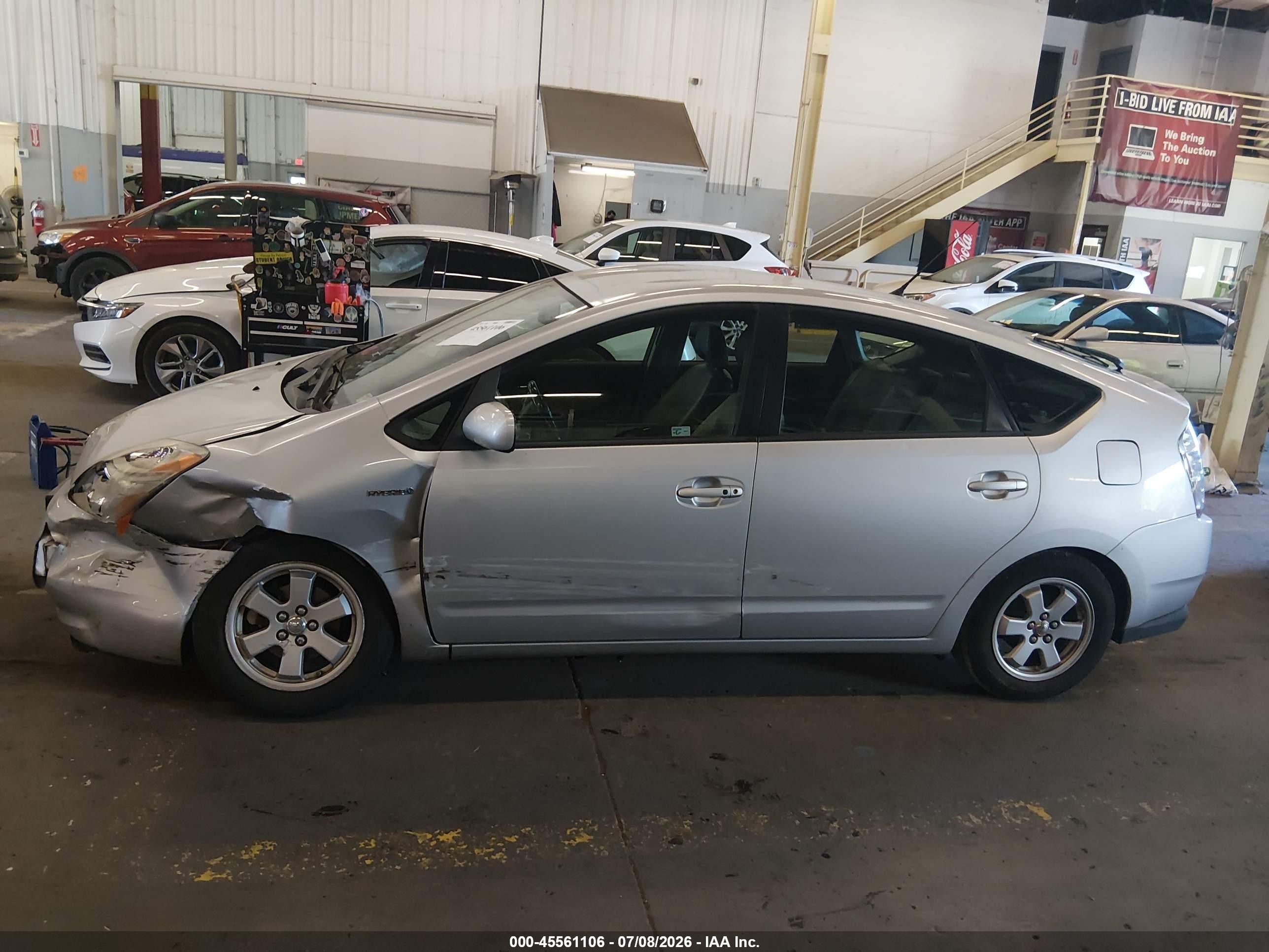 2007 Toyota Prius   Silver vin: JTDKB20U673218101
