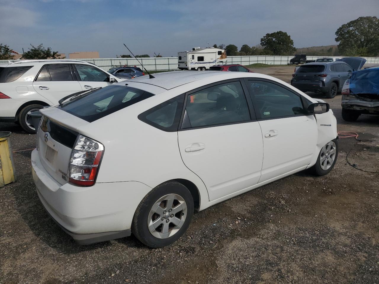 2007 Toyota Prius White vin: JTDKB20U673292750
