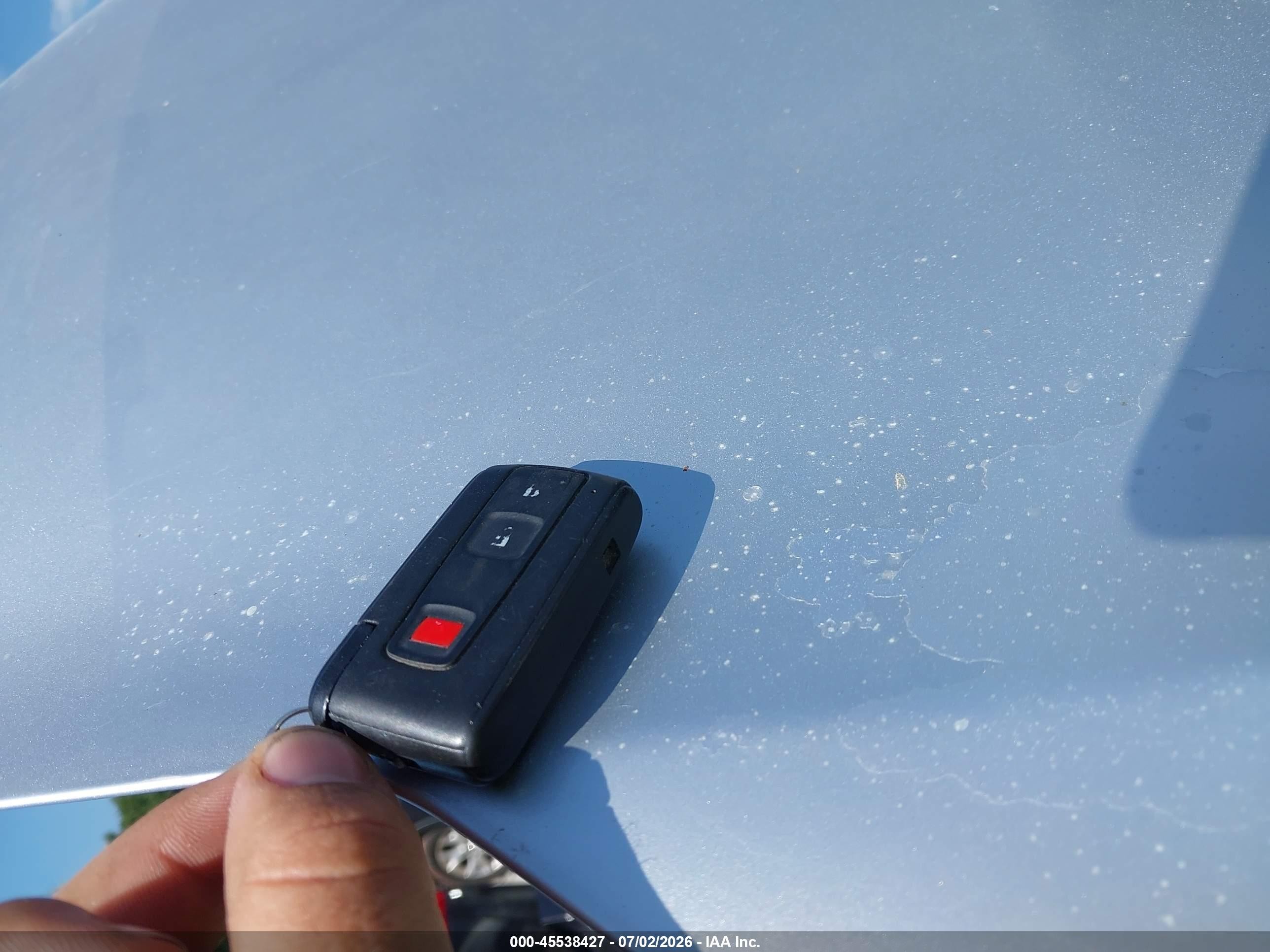 2007 Toyota Prius   Серебряный vin: JTDKB20U677558955