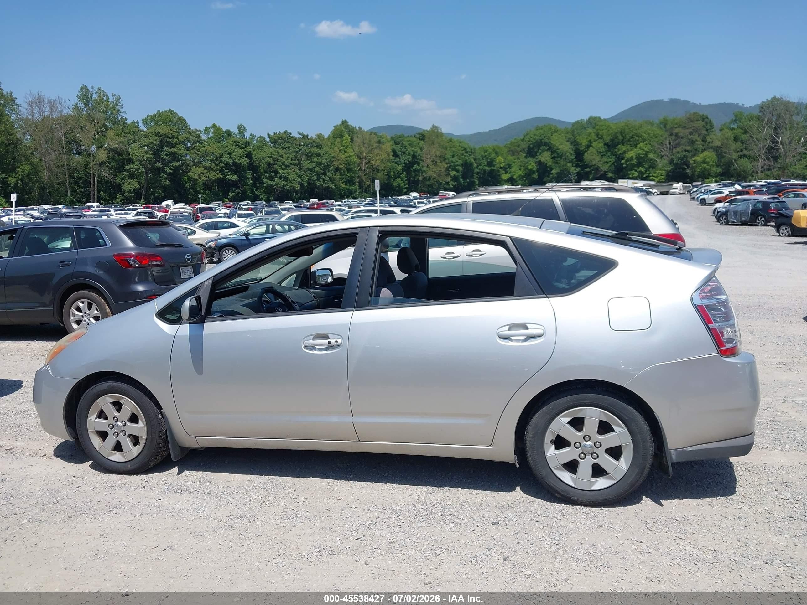 2007 Toyota Prius   Серебряный vin: JTDKB20U677558955