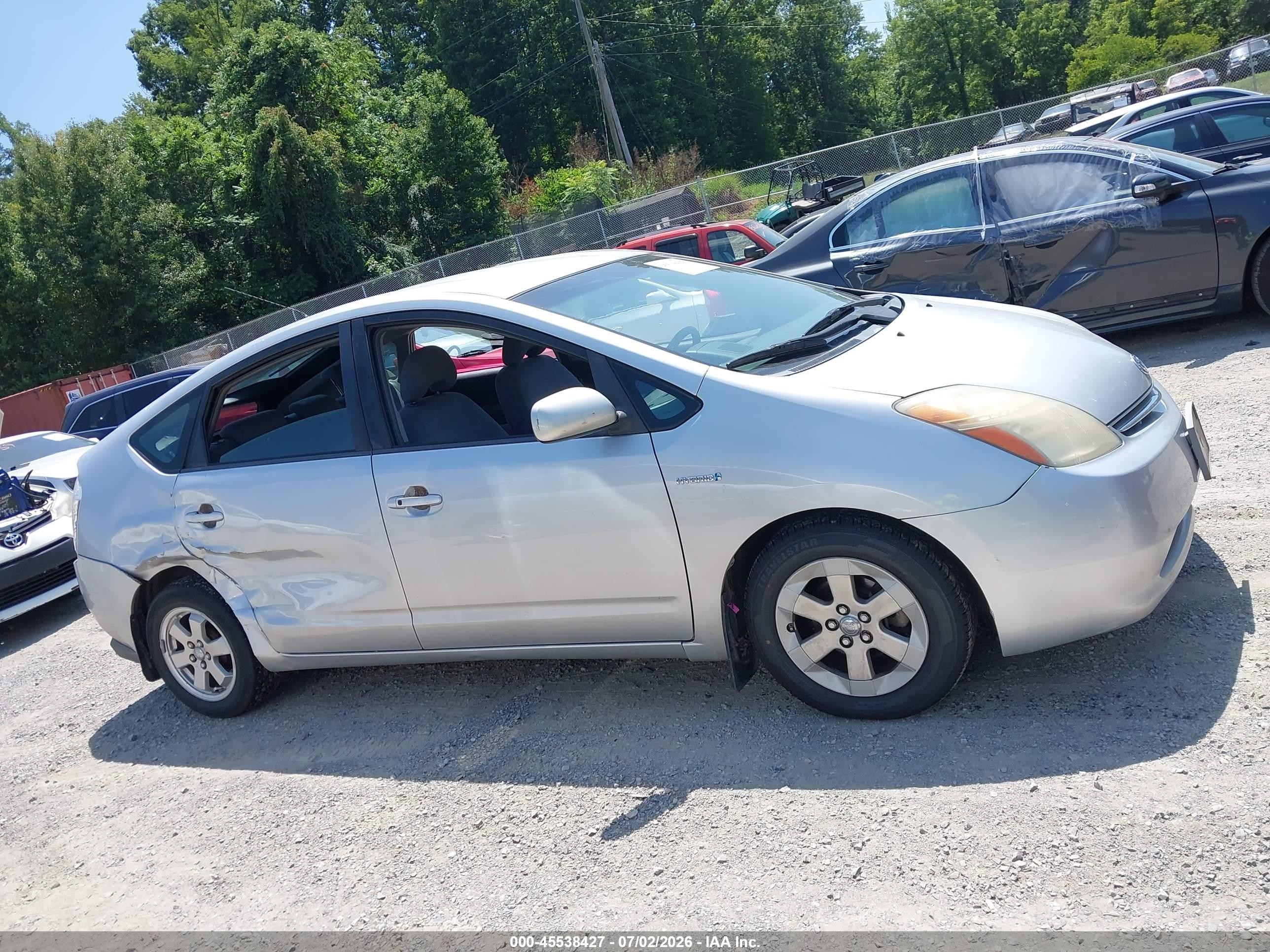 2007 Toyota Prius   Серебряный vin: JTDKB20U677558955