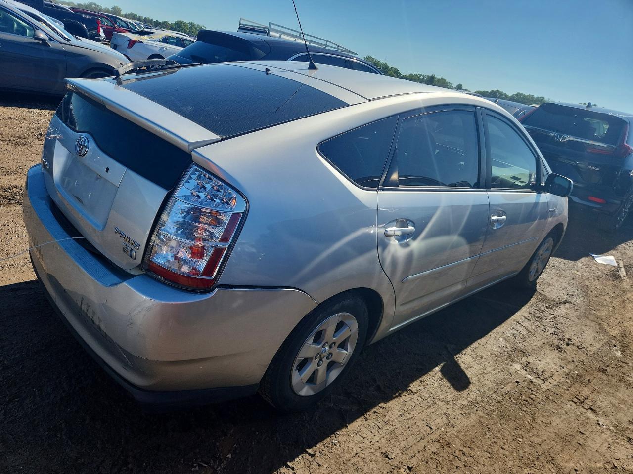 2007 Toyota Prius Base Серебряный vin: JTDKB20U677616384