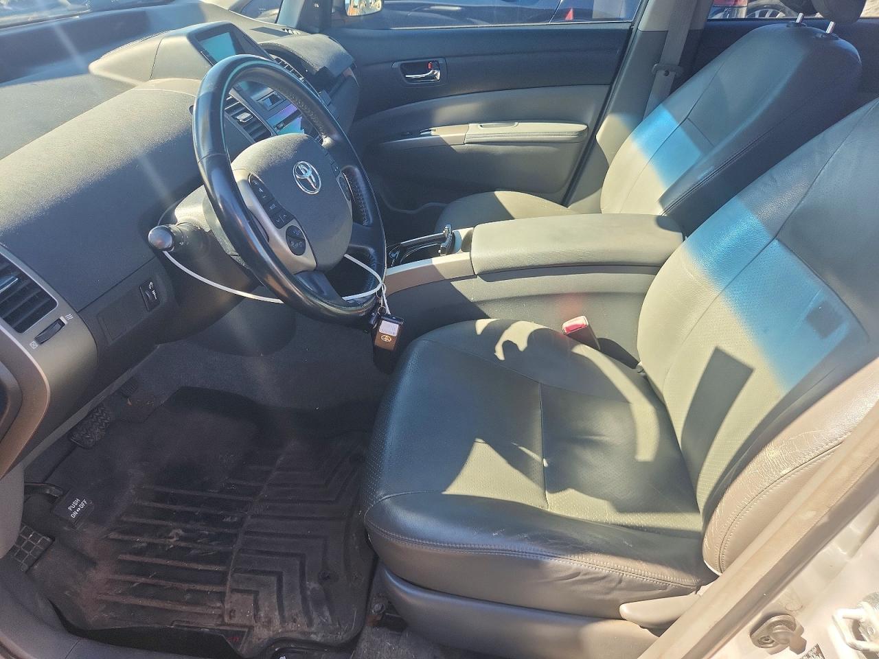 2007 Toyota Prius Base Серебряный vin: JTDKB20U677616384